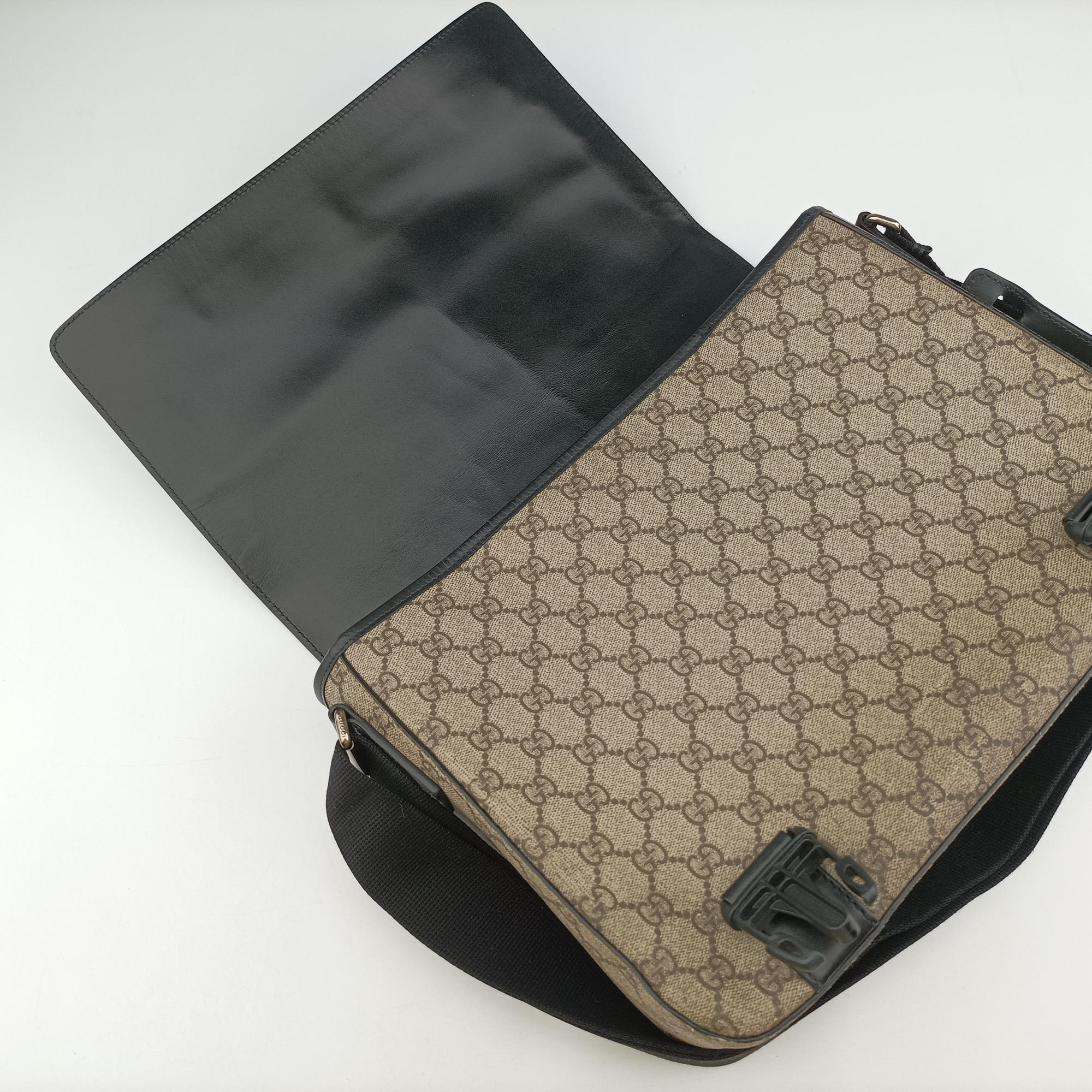 Pre-owned Gucci GG Plus GG Supreme Beige×black PVC coated canvas×Leather 406367 shoulderbag | stylenewstar
