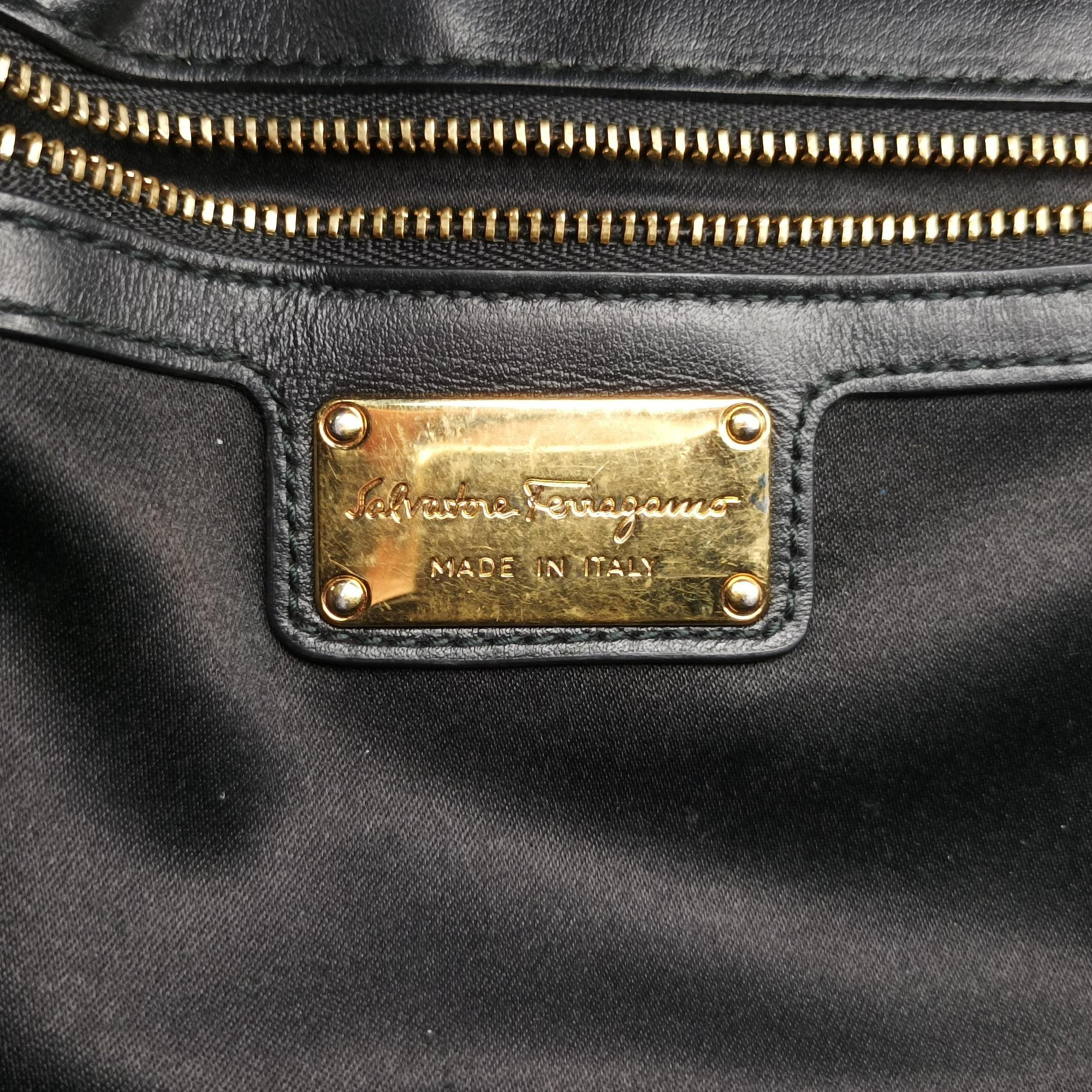 Secondhand Ferragamo Vara Logo Ribbon Stripe Black Leather  shoulderbag | stylenewstar