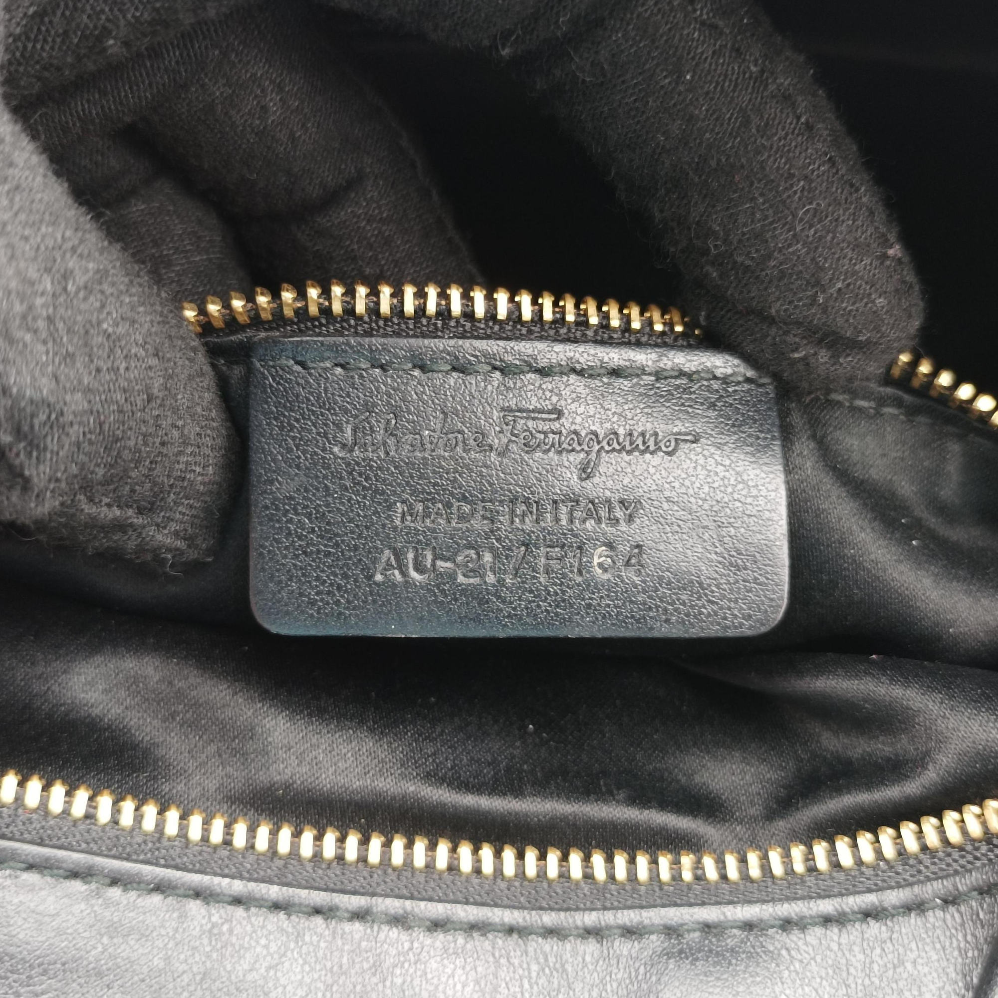 Secondhand Ferragamo Vara Logo Ribbon Stripe Black Leather  shoulderbag | stylenewstar