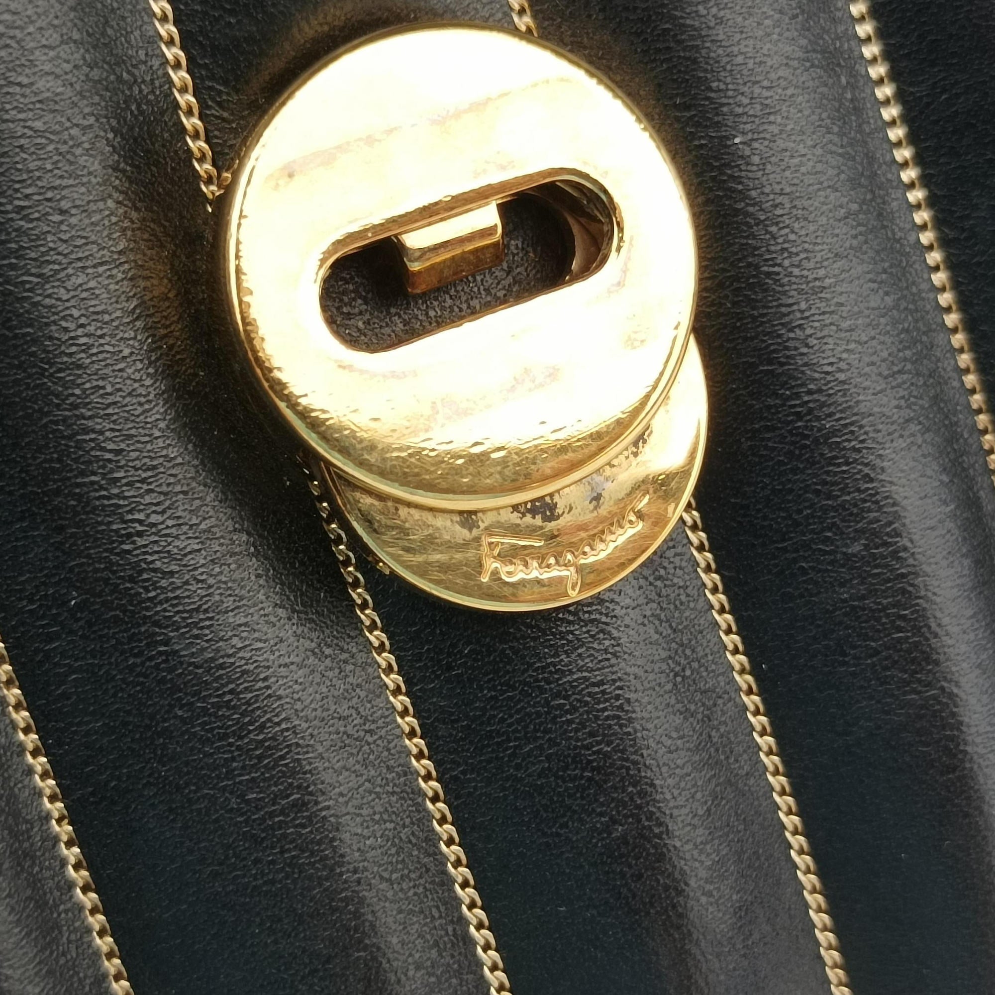 Secondhand Ferragamo Vara Logo Ribbon Stripe Black Leather  shoulderbag | stylenewstar
