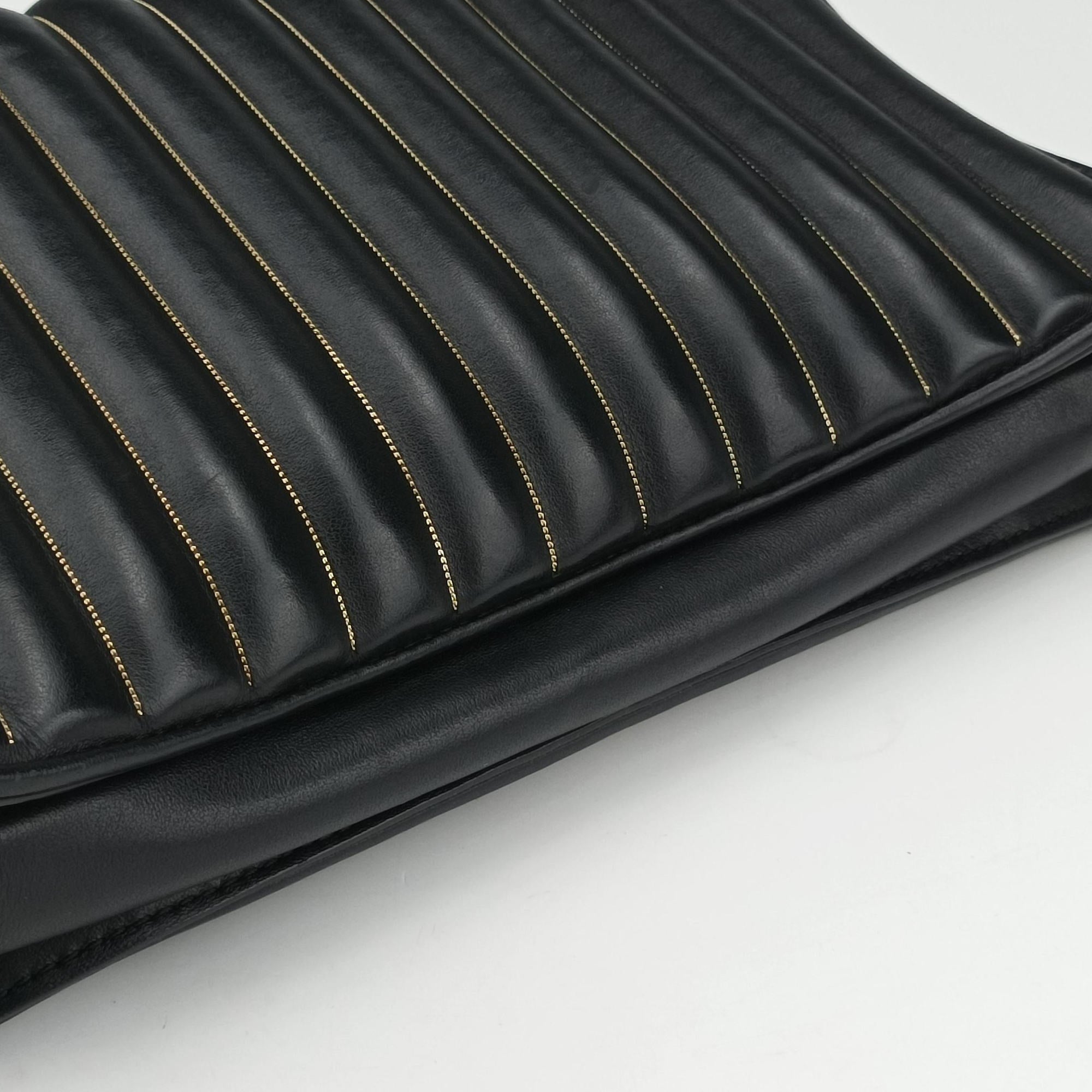 Secondhand Ferragamo Vara Logo Ribbon Stripe Black Leather  shoulderbag | stylenewstar