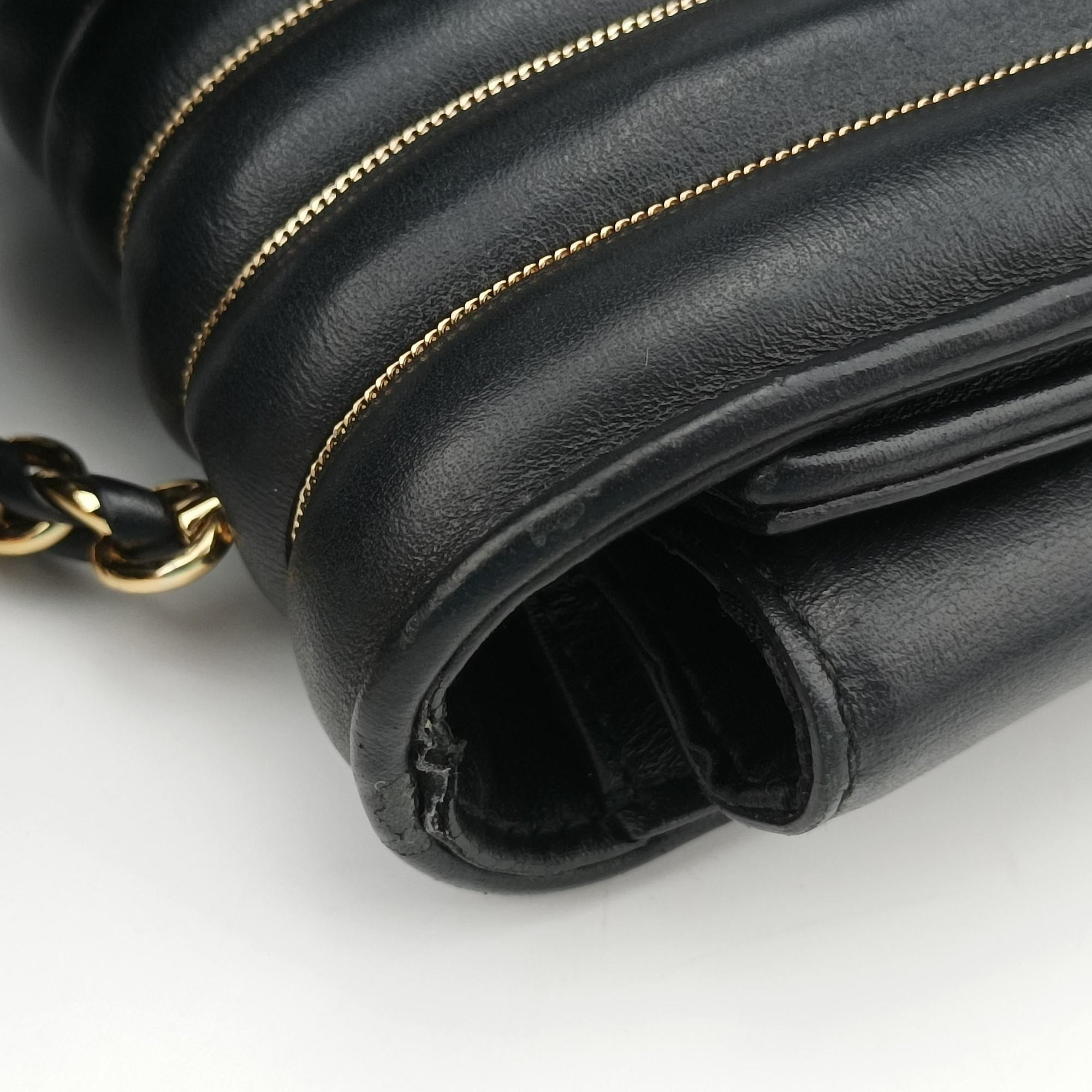 Secondhand Ferragamo Vara Logo Ribbon Stripe Black Leather  shoulderbag | stylenewstar
