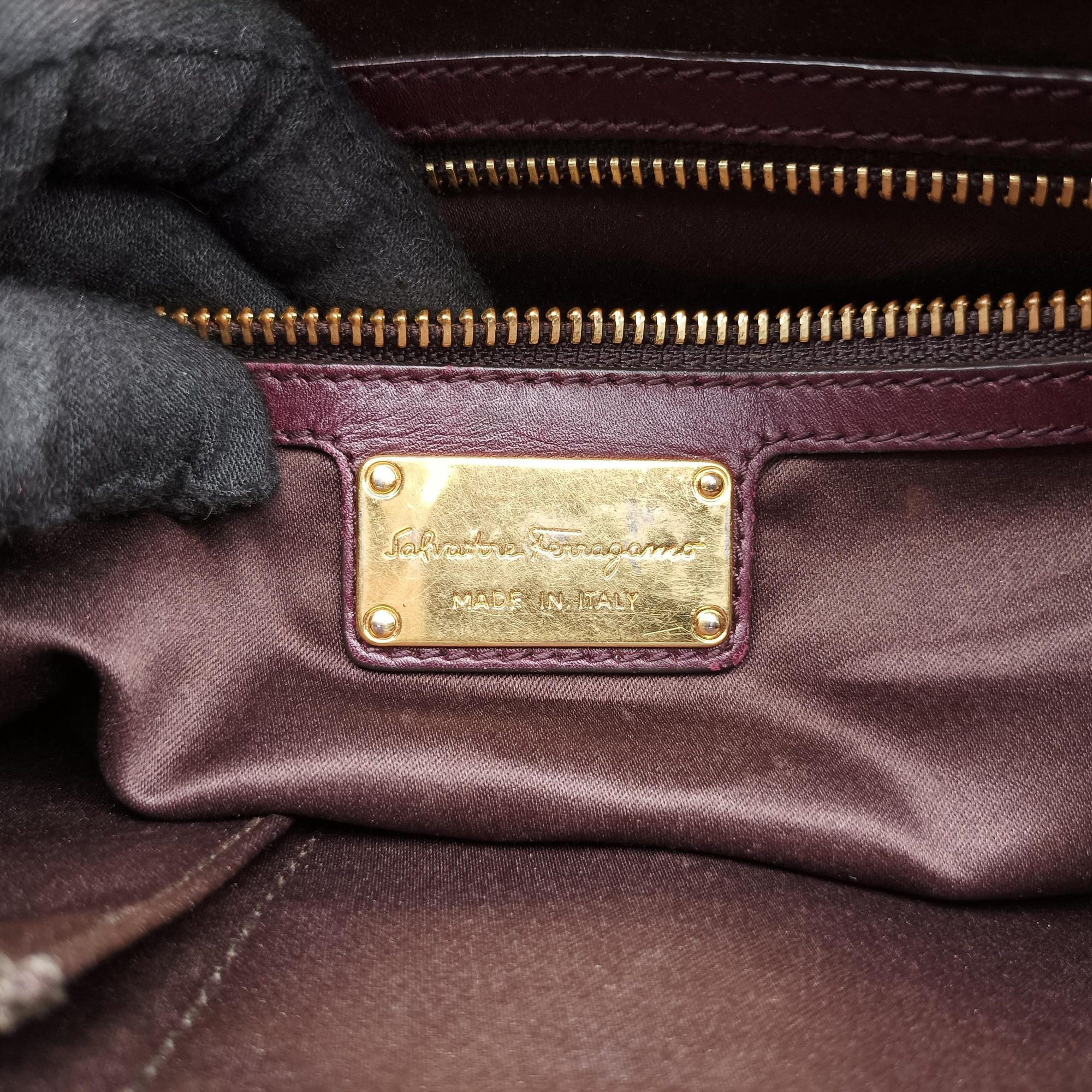 Pre-owned Ferragamo fiamma Burgundy Leather  handbag | stylenewstar