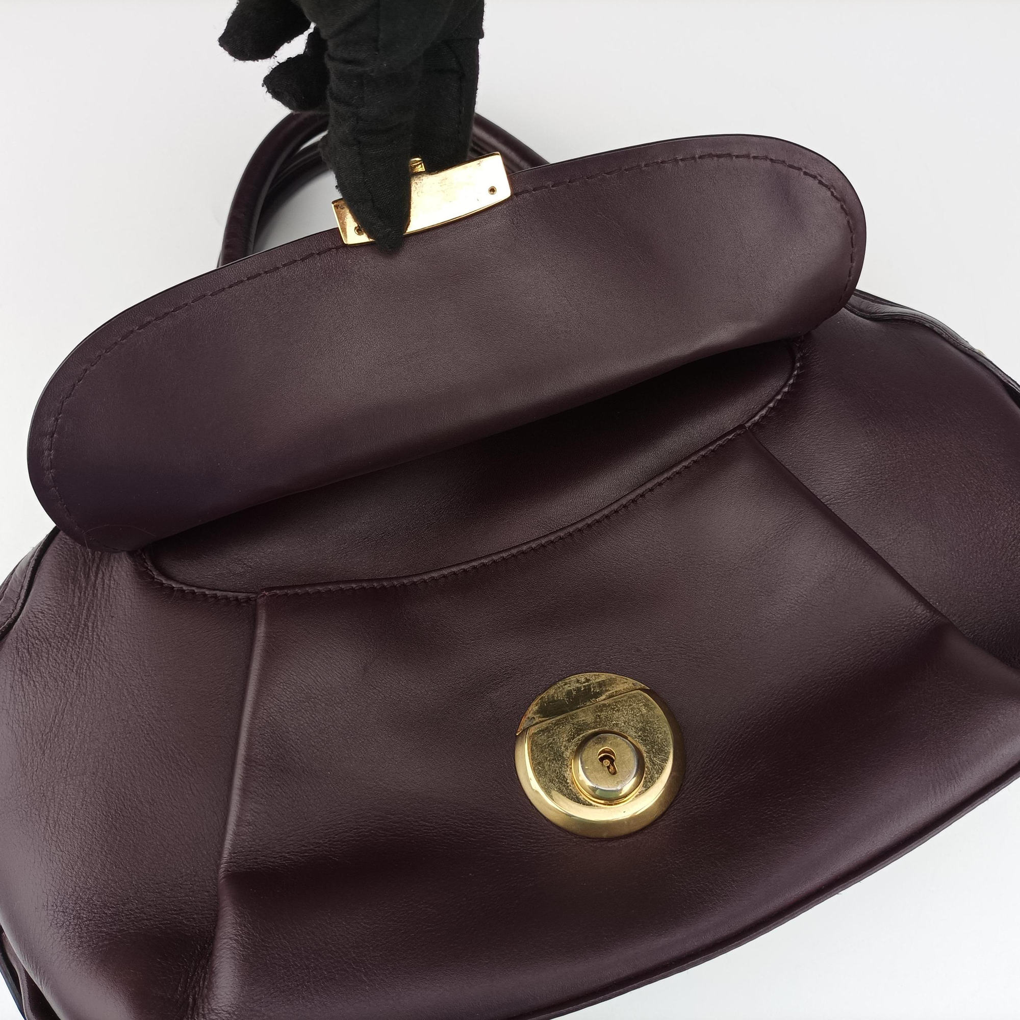 Pre-owned Ferragamo fiamma Burgundy Leather  handbag | stylenewstar