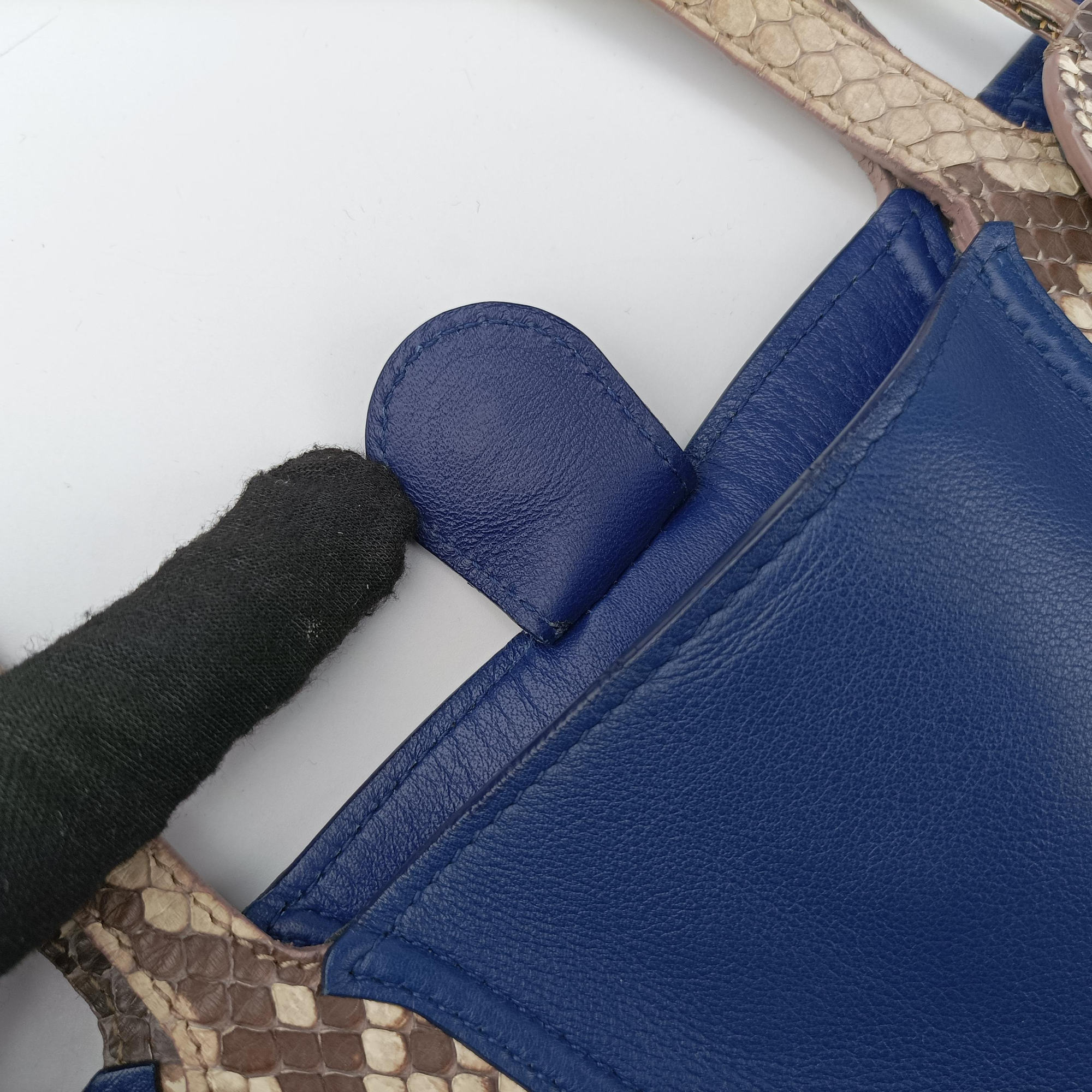 Pre-owned Christian Dior Addict Blue Leather  handbag | stylenewstar