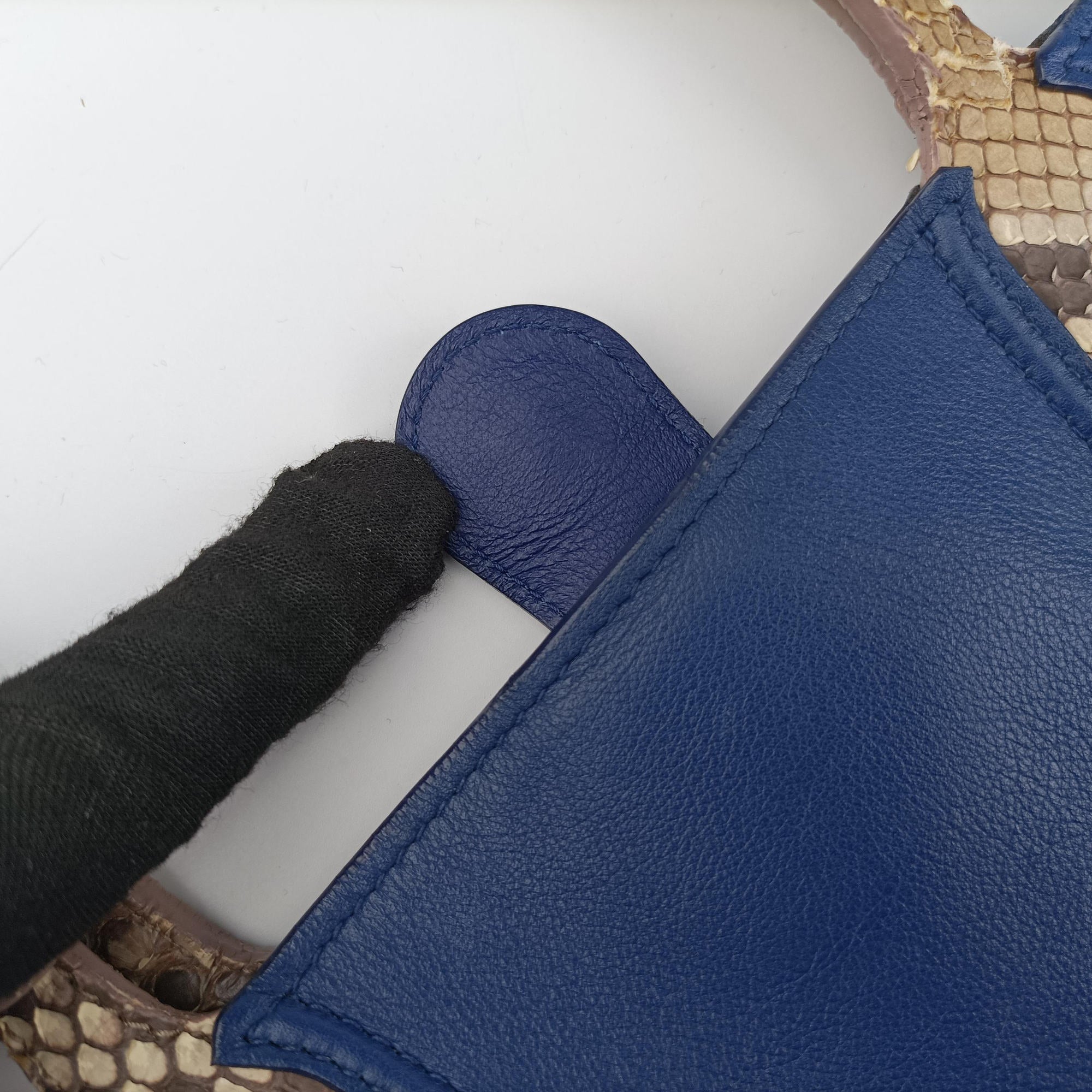 Pre-owned Christian Dior Addict Blue Leather  handbag | stylenewstar