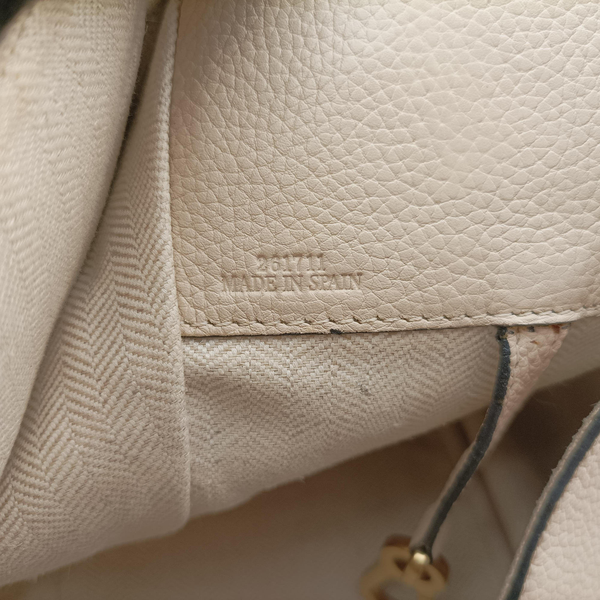 Secondhand Loewe Hammock Beige Leather  handbag | stylenewstar