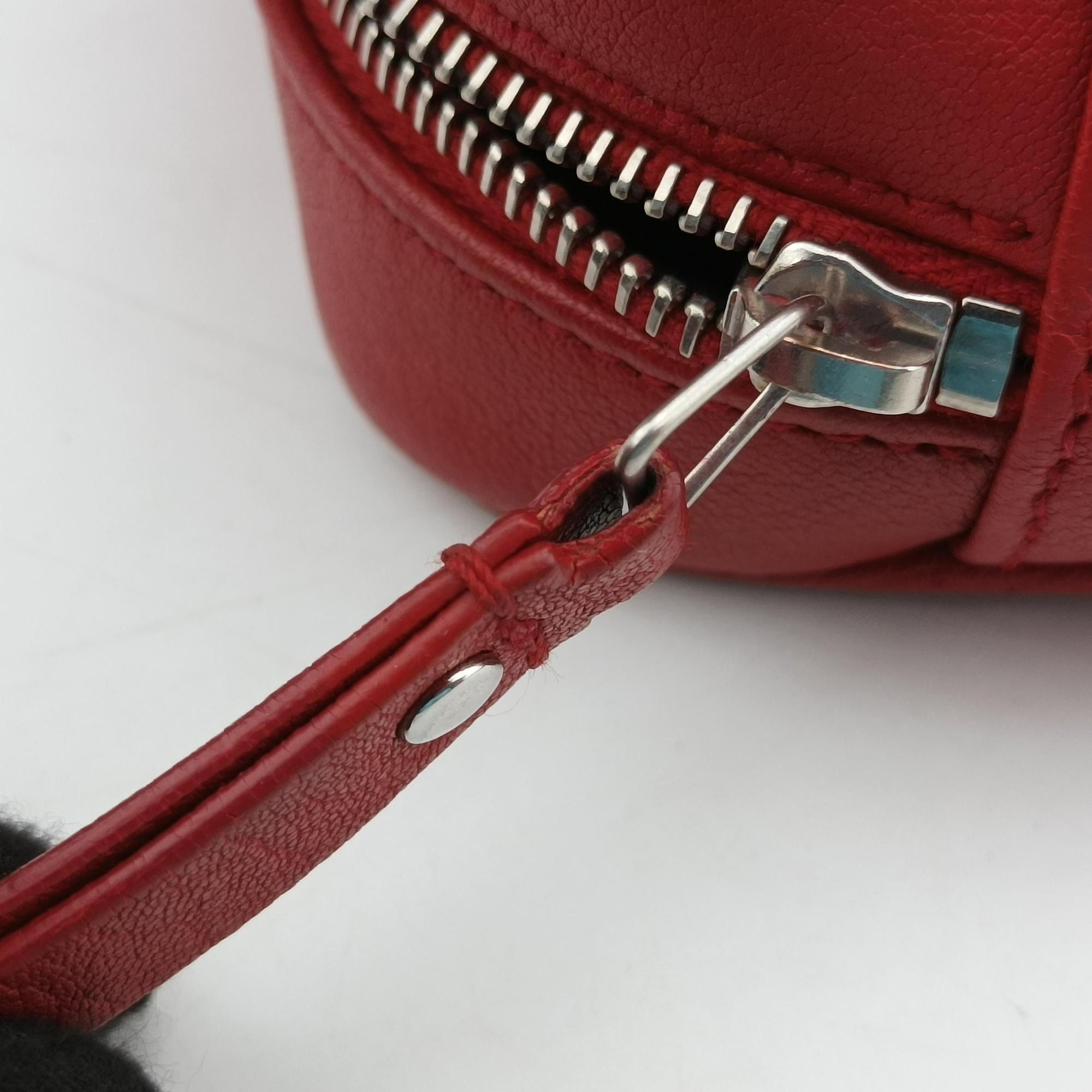 Vintage Yves Saint Laurent Lou camera Red Leather 527096 shoulderbag | stylenewstar