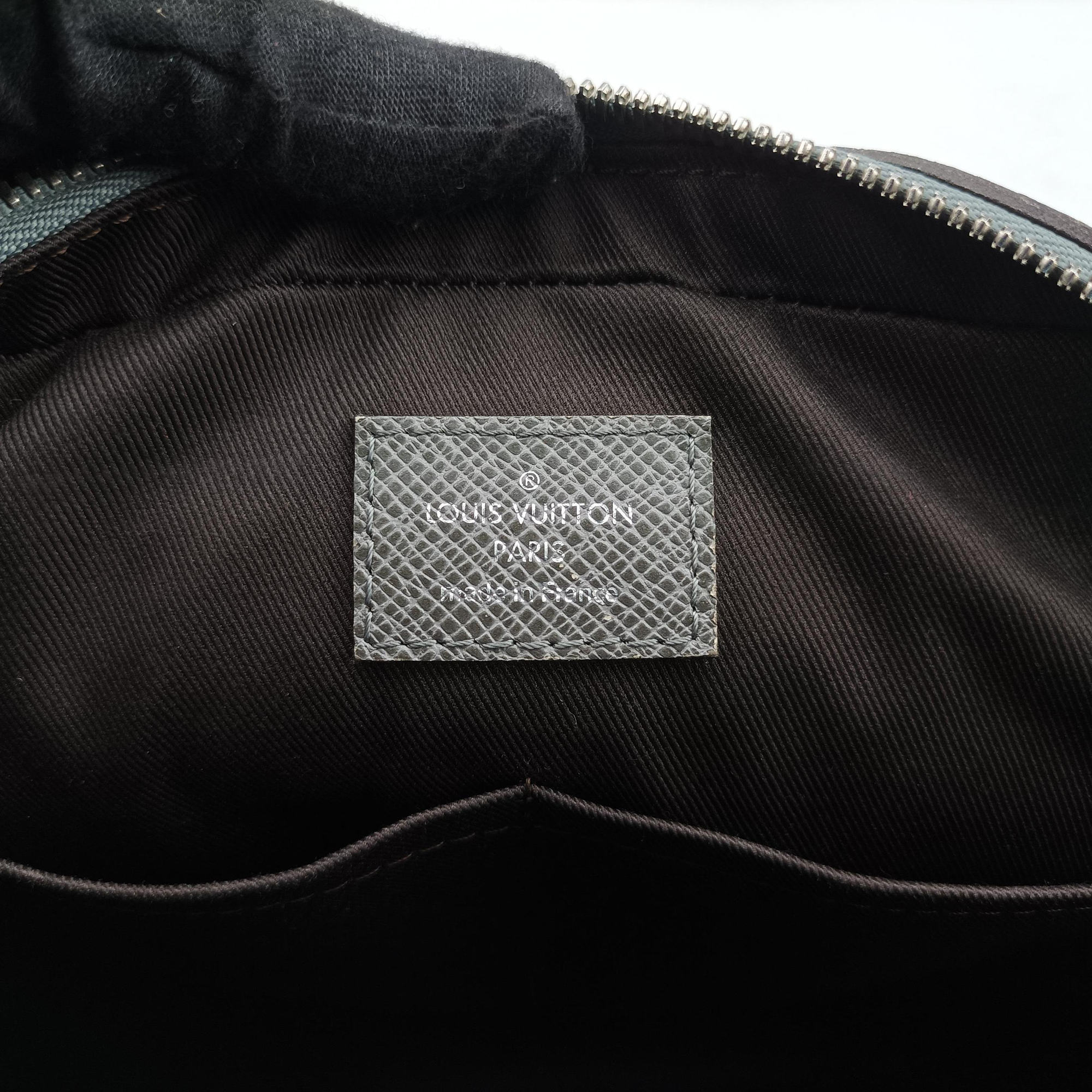 Pre-owned Louis Vuitton Port Document Voyage PM Glacier Taiga M30640 handbag | stylenewstar