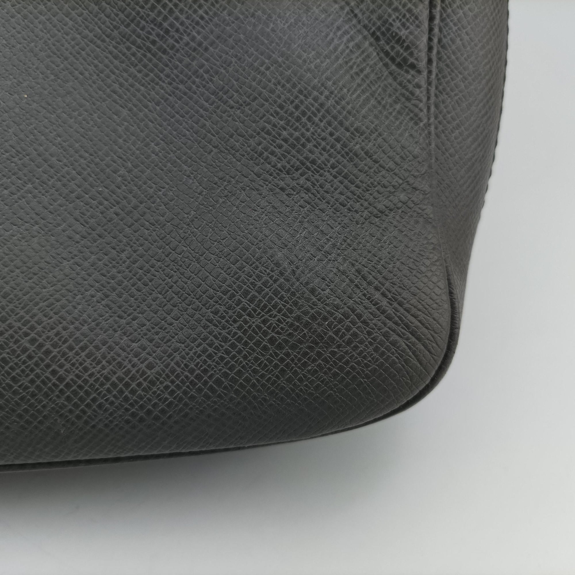 Pre-owned Louis Vuitton Port Document Voyage PM Glacier Taiga M30640 handbag | stylenewstar