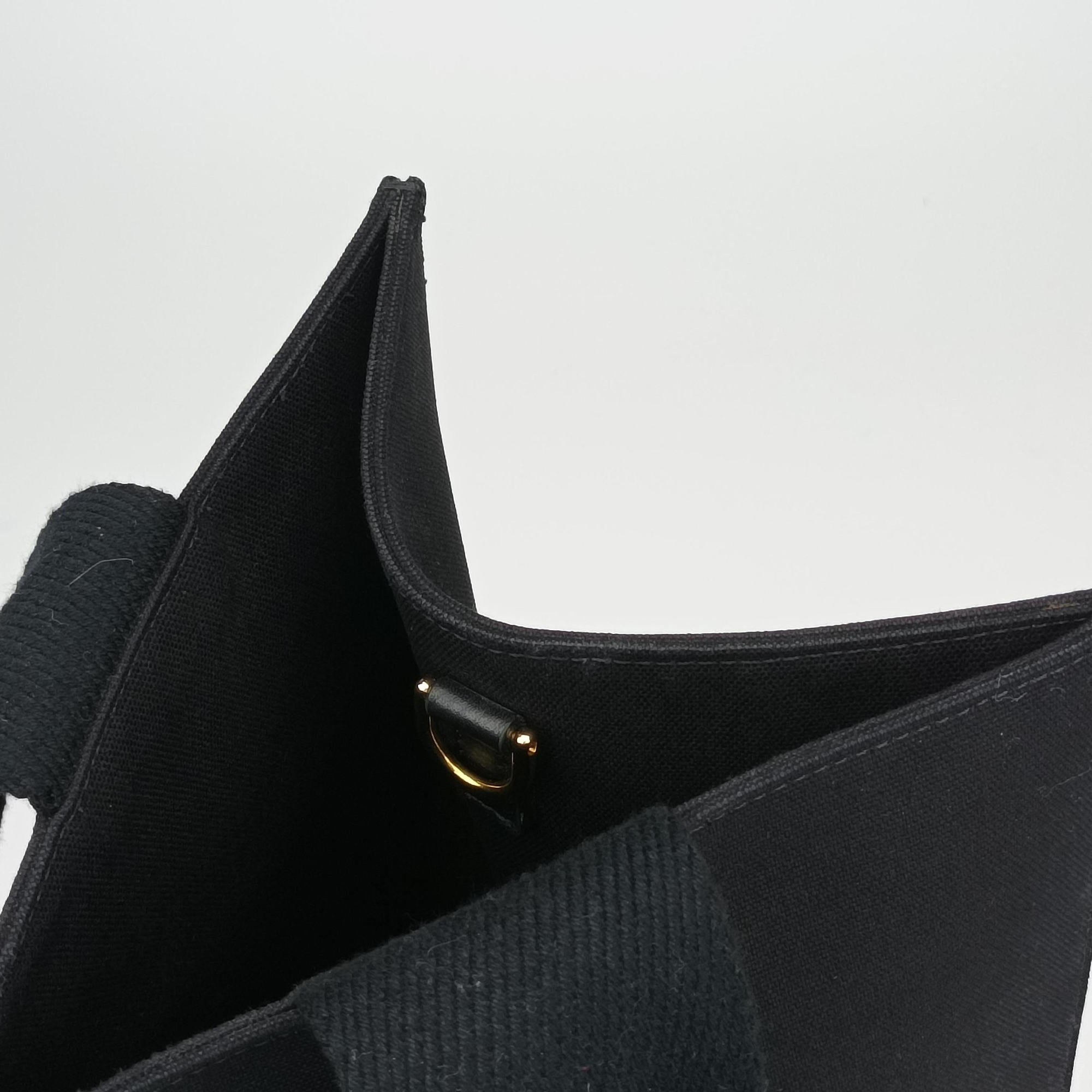 Pre-owned Fendi Fendace La Medusa Black canvas 8BH395 shoulderbag | stylenewstar