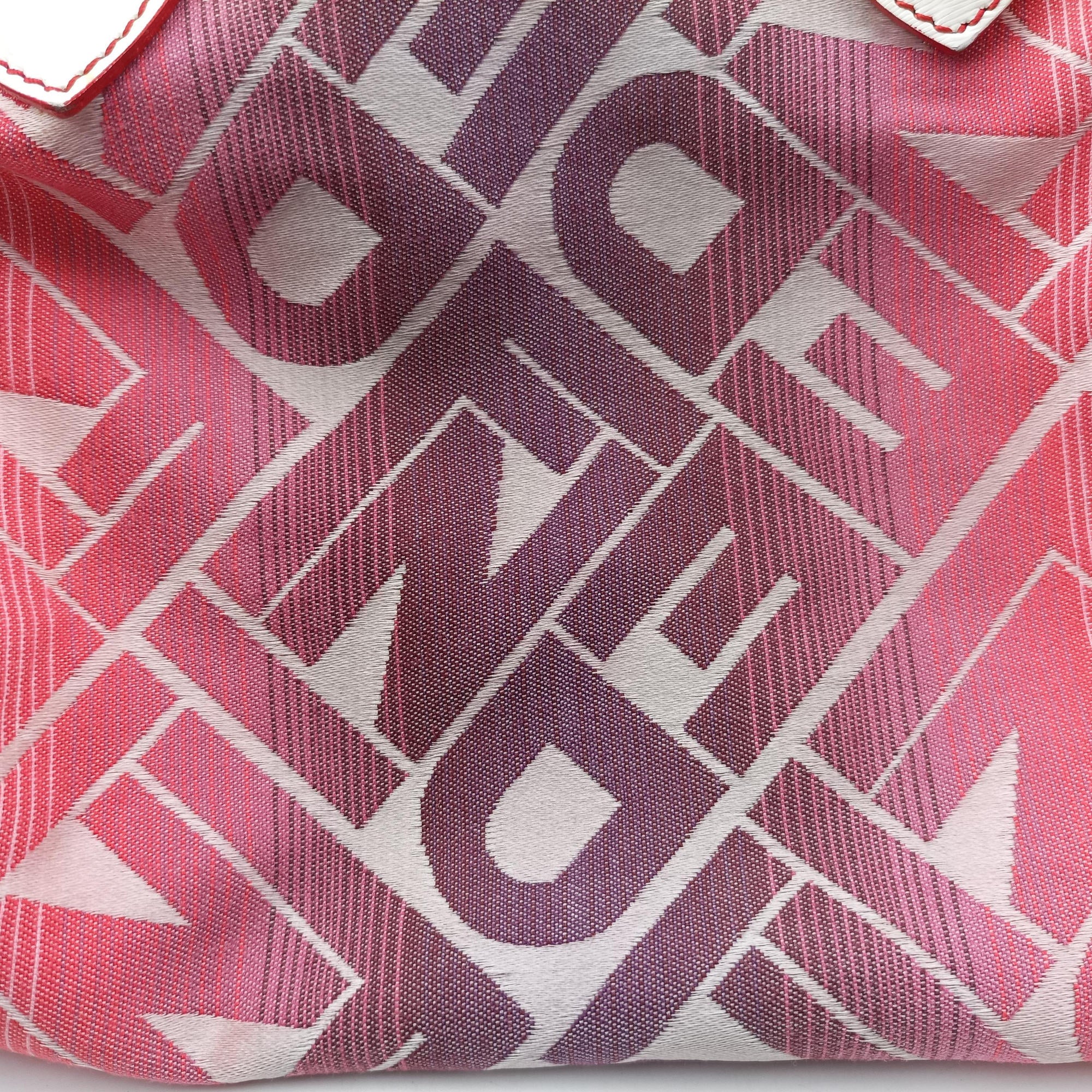 Pre-owned Fendi Forever Gradient Print Pink × Fuchsia Canvas × Leather 8BL098 handbag | stylenewstar