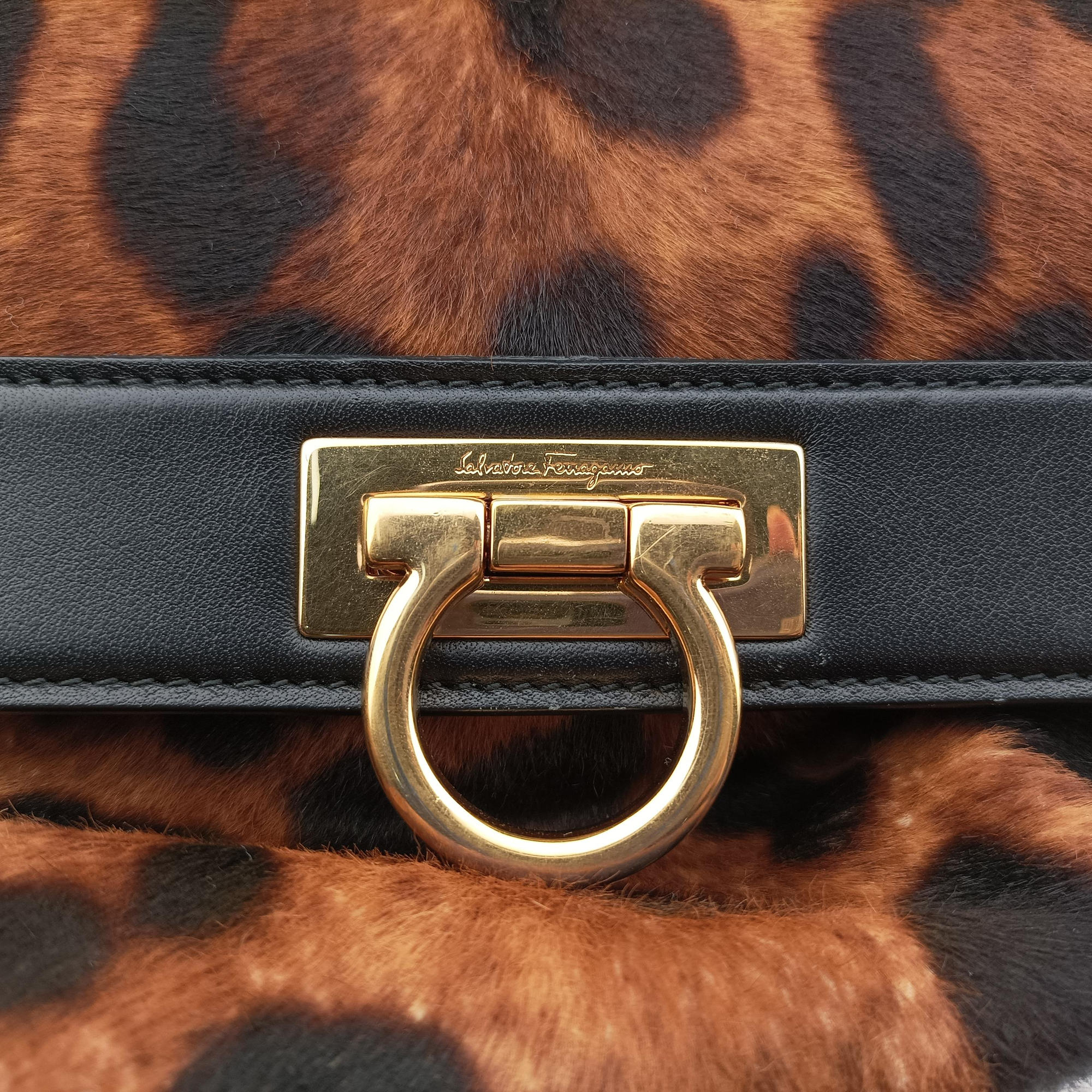 Pre-owned Ferragamo Sofia Gancini Leopard Print × Black ponyhair×leather  handbag | stylenewstar