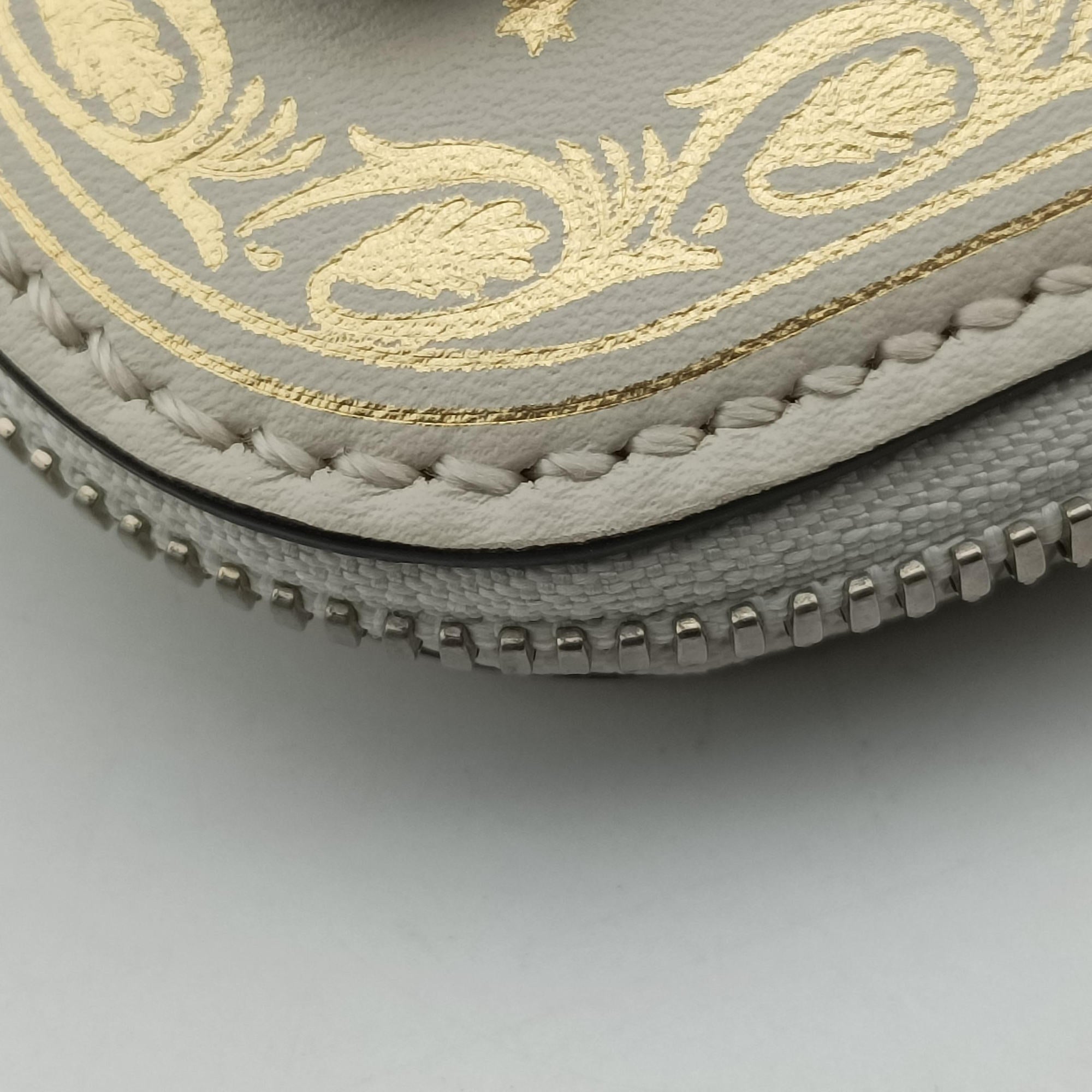 Pre-owned Gucci SEGA collaboration GUCCY print White Leather 511189 shoulderbag | stylenewstar