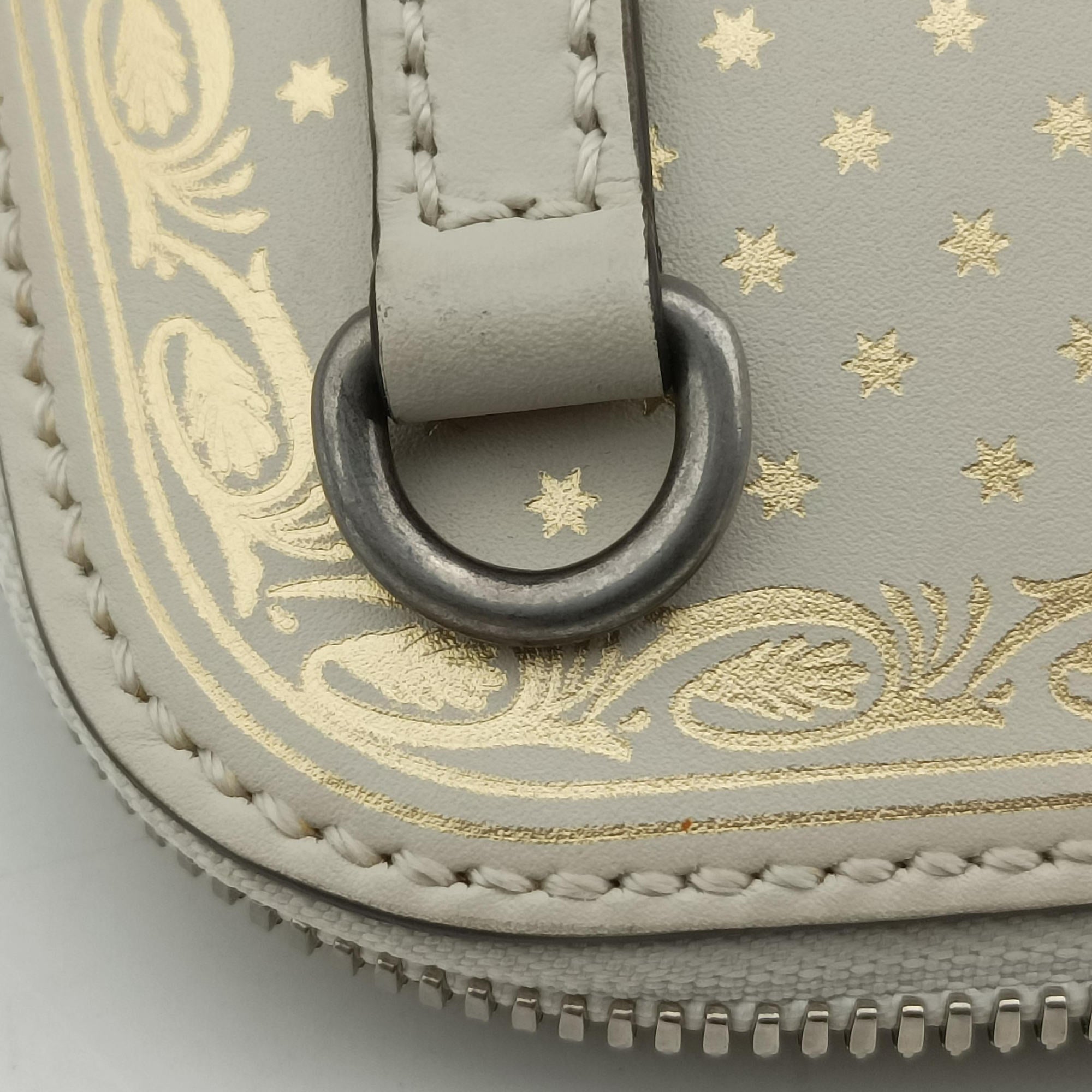 Pre-owned Gucci SEGA collaboration GUCCY print White Leather 511189 shoulderbag | stylenewstar