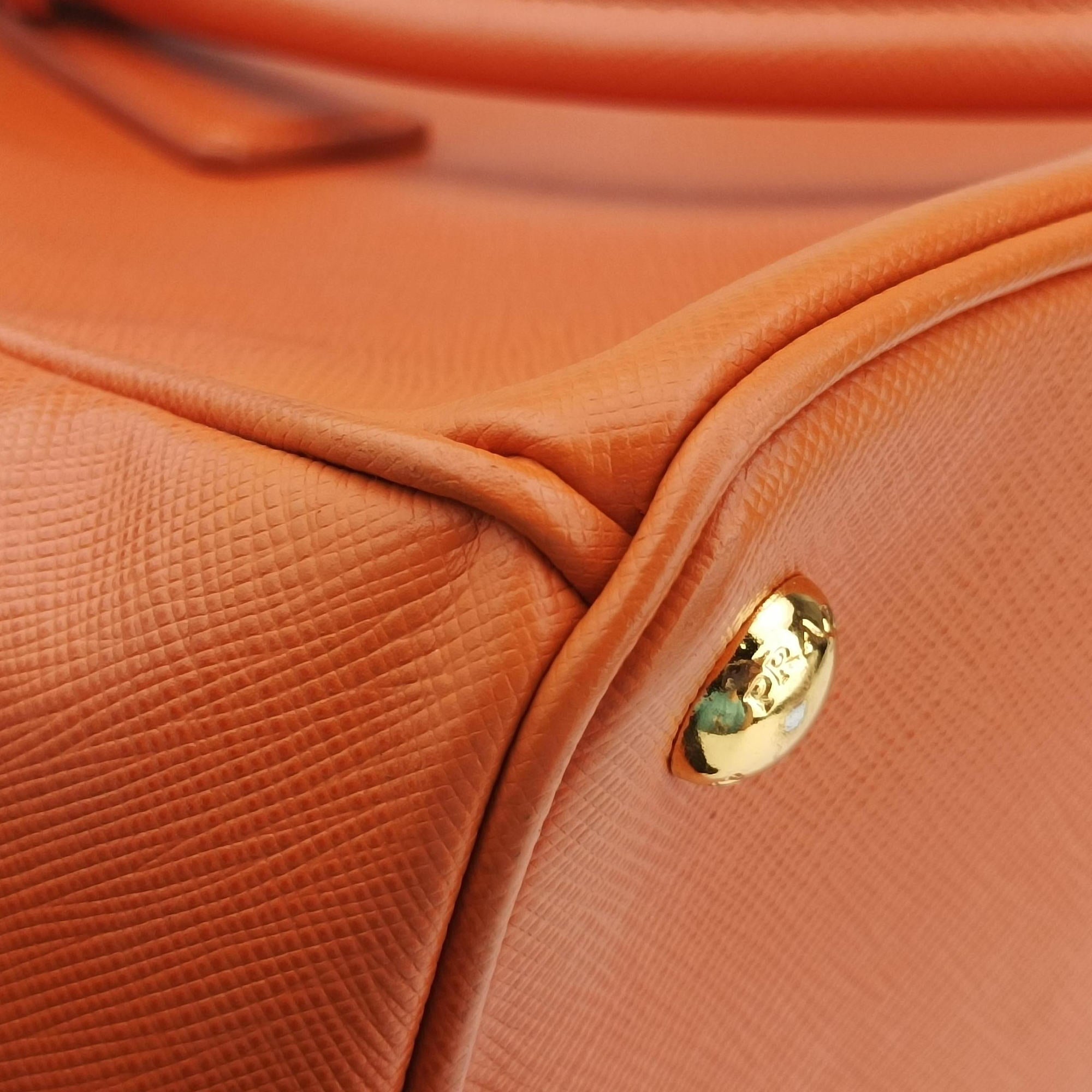 Pre-owned Prada Galleria Orange SAFFIANO Leather BN1844 shoulderbag | stylenewstar