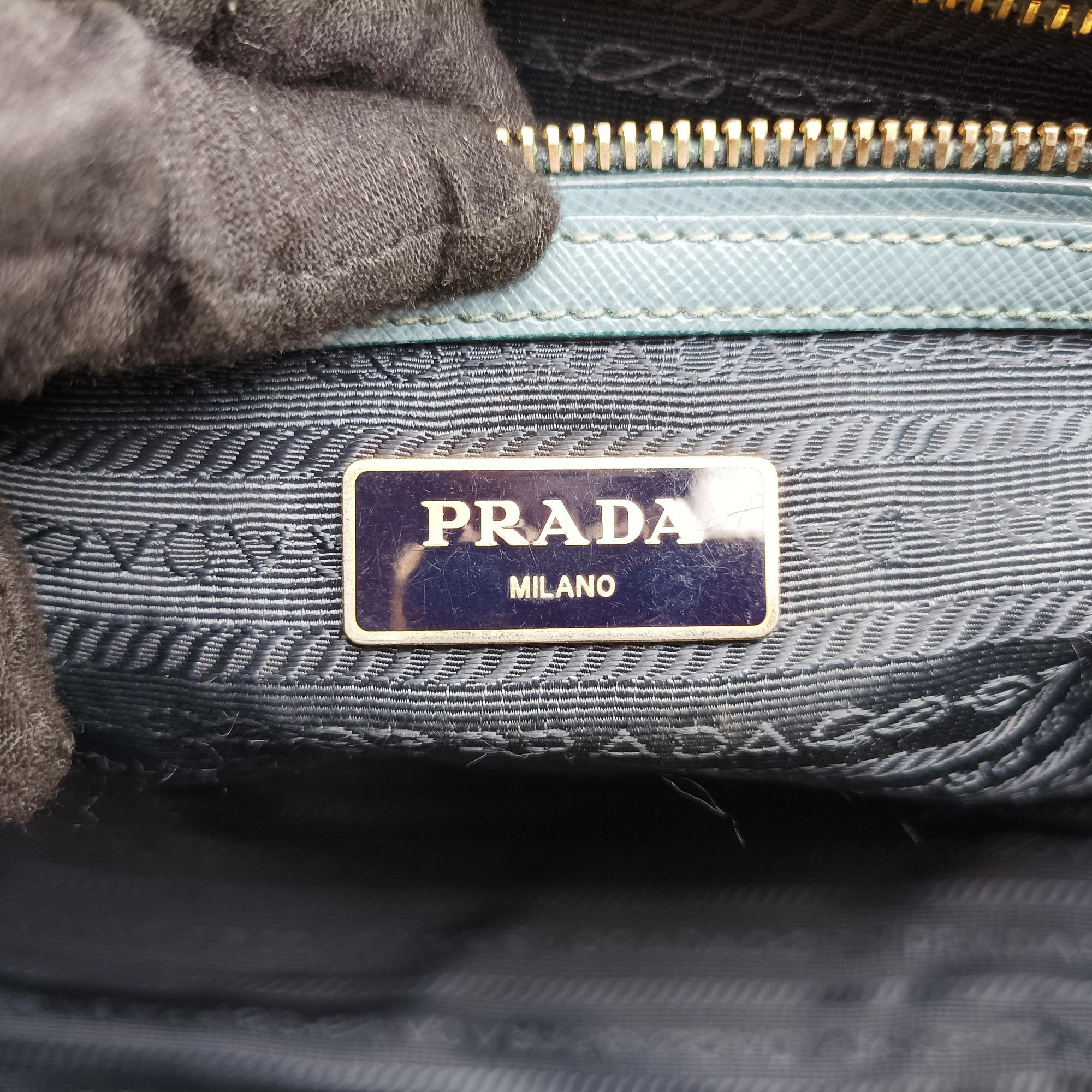 Vintage Prada Galleria Blue SAFFIANO Leather BN1786 handbag | stylenewstar