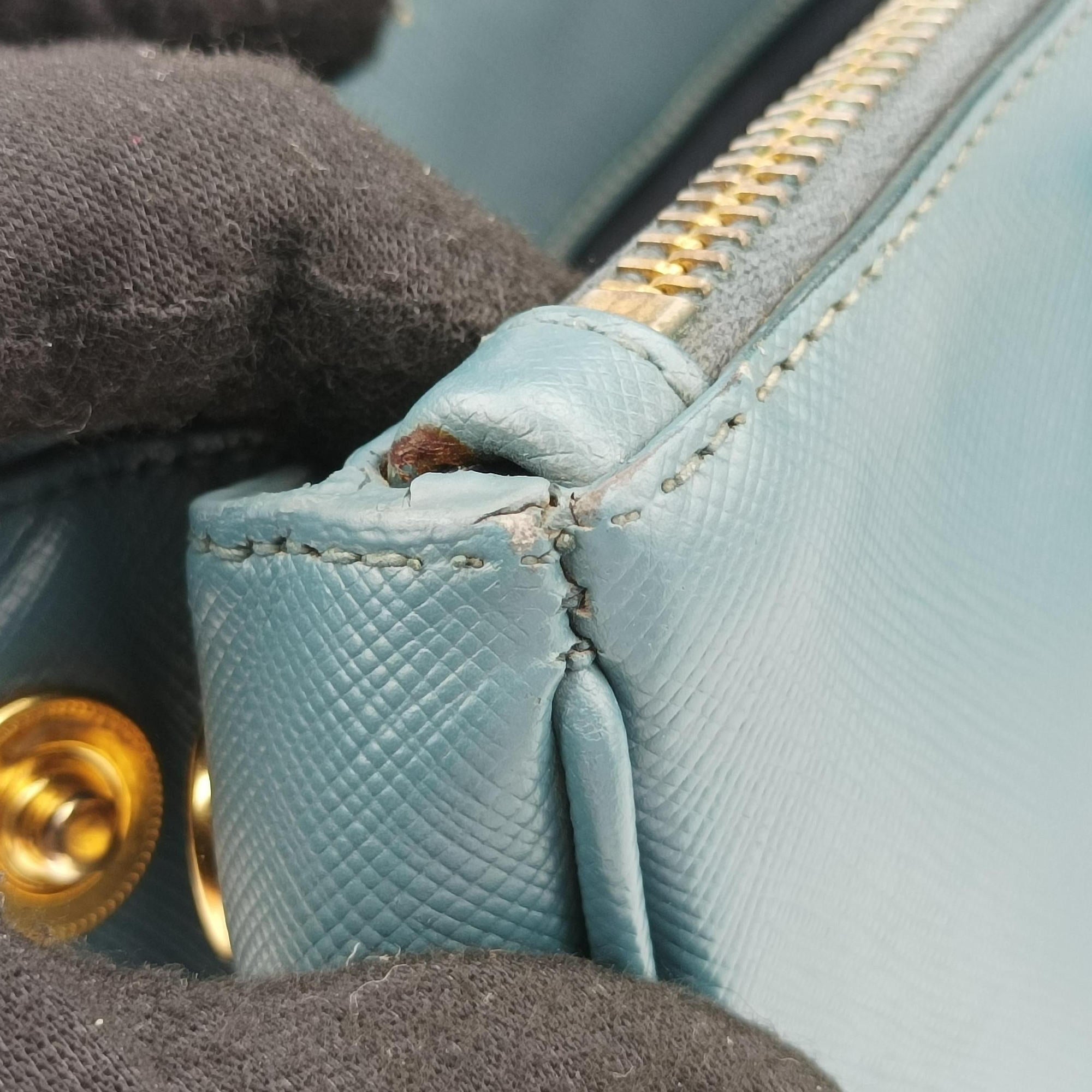 Vintage Prada Galleria Blue SAFFIANO Leather BN1786 handbag | stylenewstar