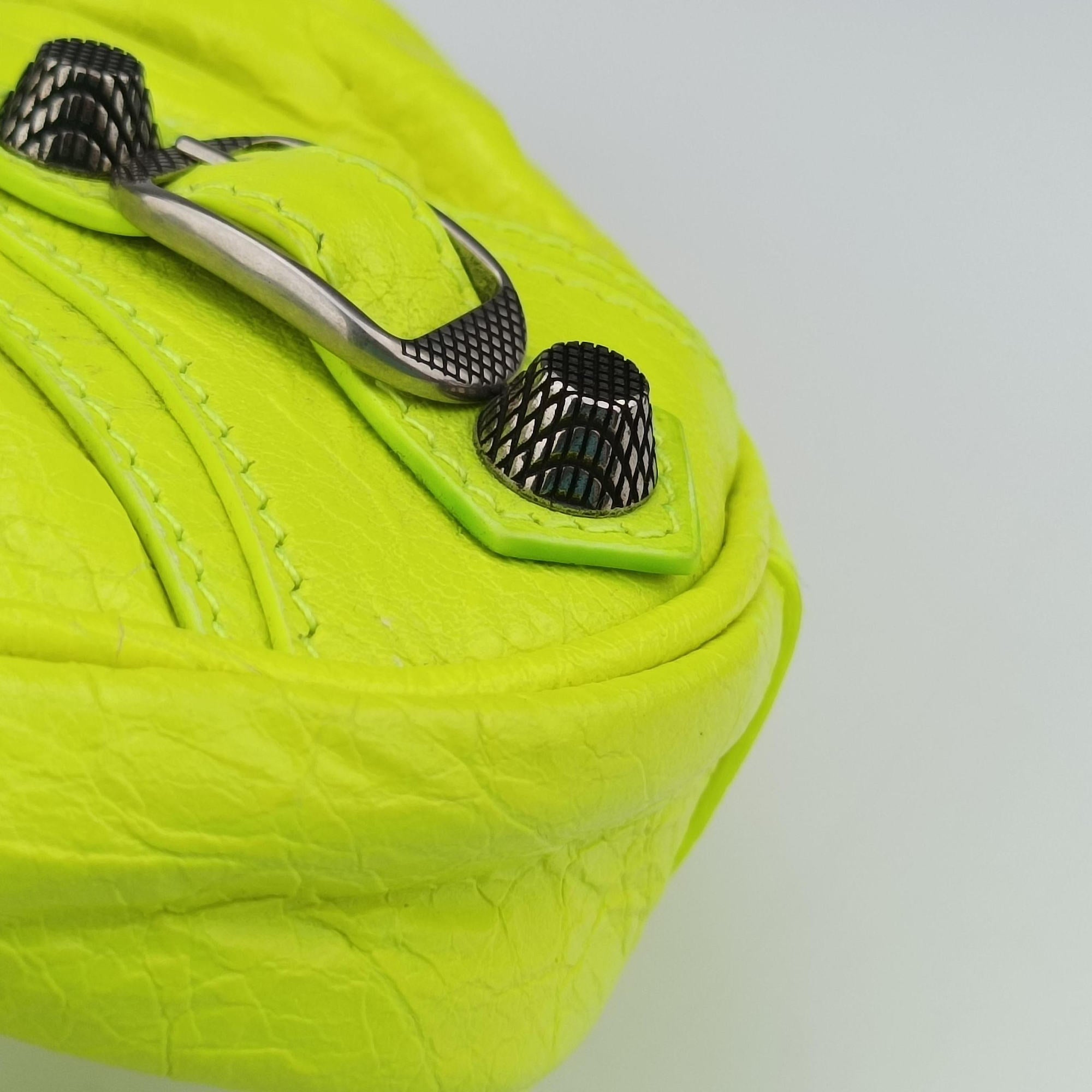 Secondhand Balenciaga Le Cagole Yellow lambskin  shoulderbag | stylenewstar