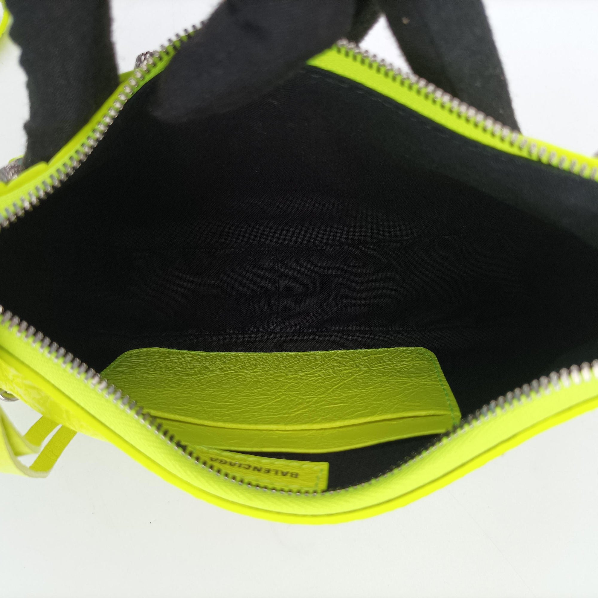 Secondhand Balenciaga Le Cagole Yellow lambskin  shoulderbag | stylenewstar
