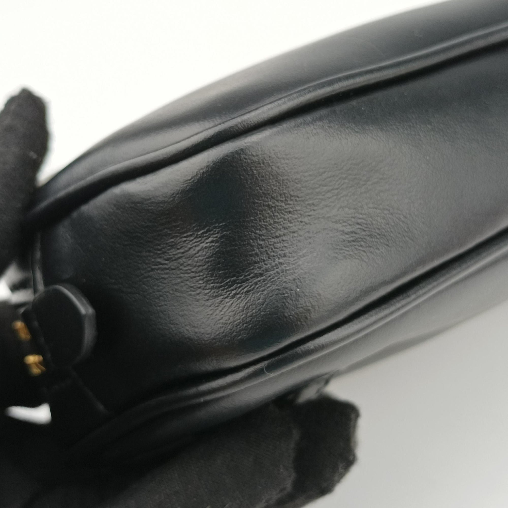 Pre-owned Miu Miu Logo belt Black leather  bum bag/waist bag | stylenewstar