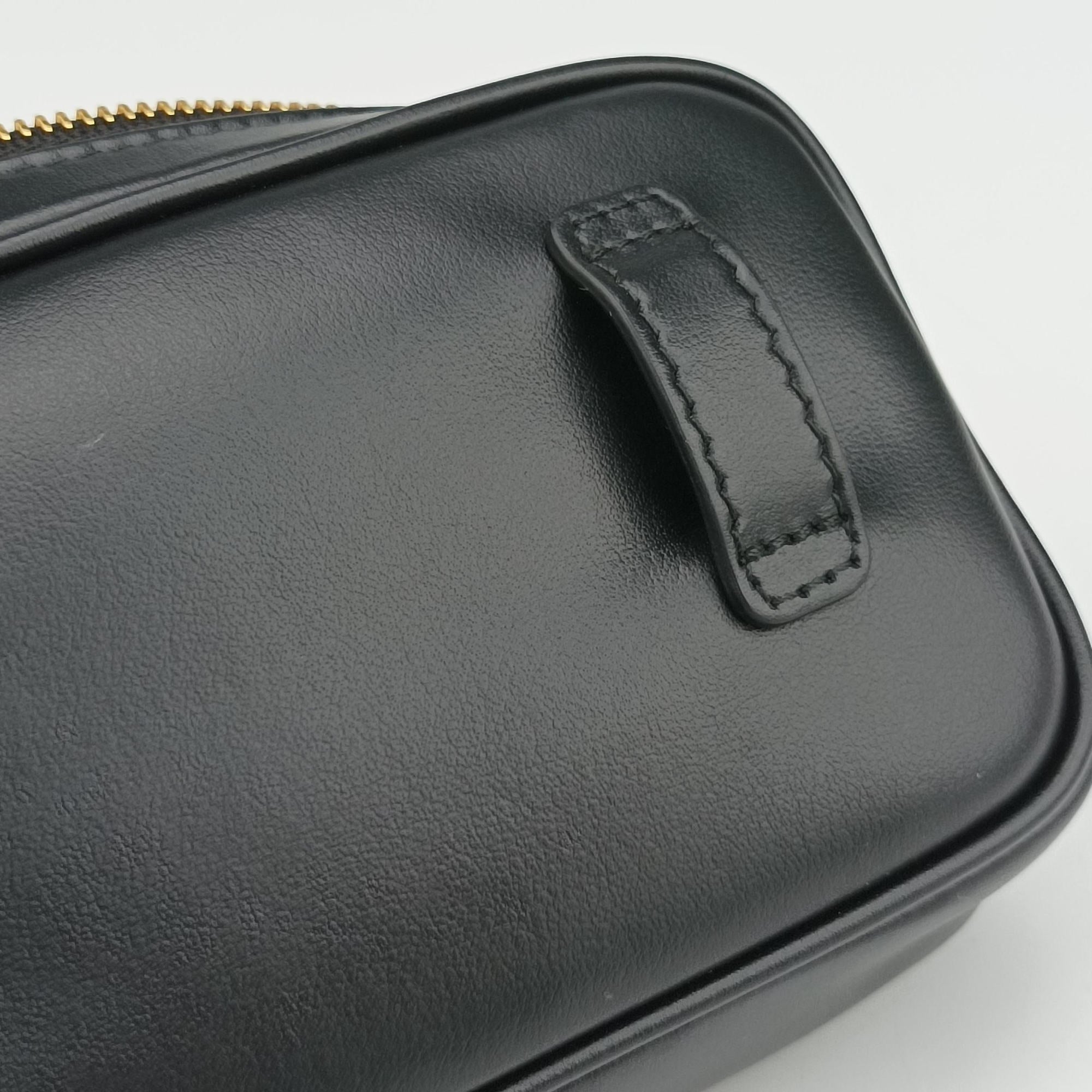Pre-owned Miu Miu Logo belt Black leather  bum bag/waist bag | stylenewstar