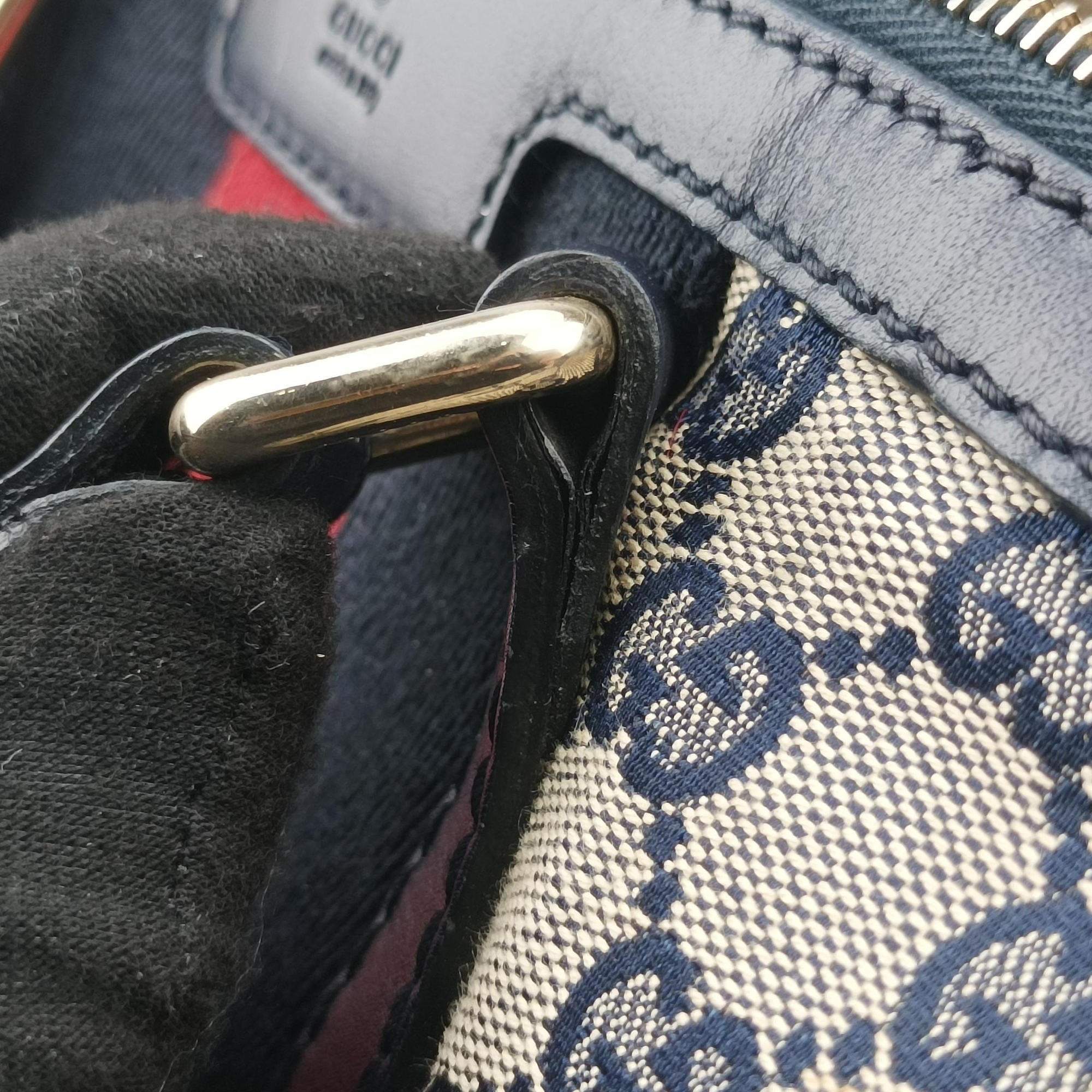 Pre-owned Gucci Sherry Line navy×red×beige Leather×canvas 269876 shoulderbag | stylenewstar