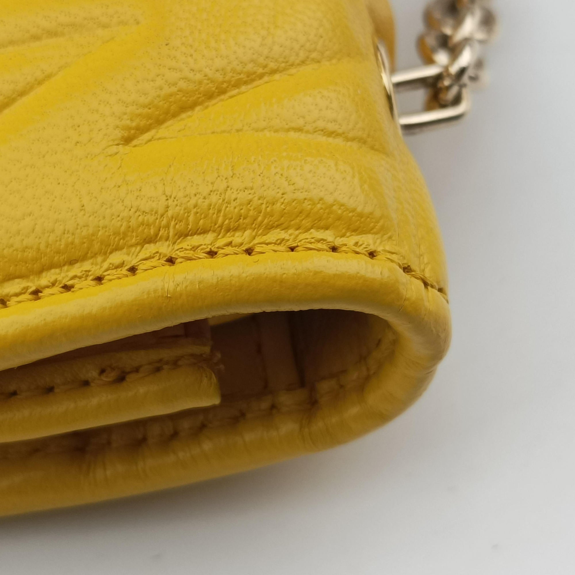Pre-owned Fendi Embossed Logo Yellow Leather 8M0219YM shoulderbag | stylenewstar