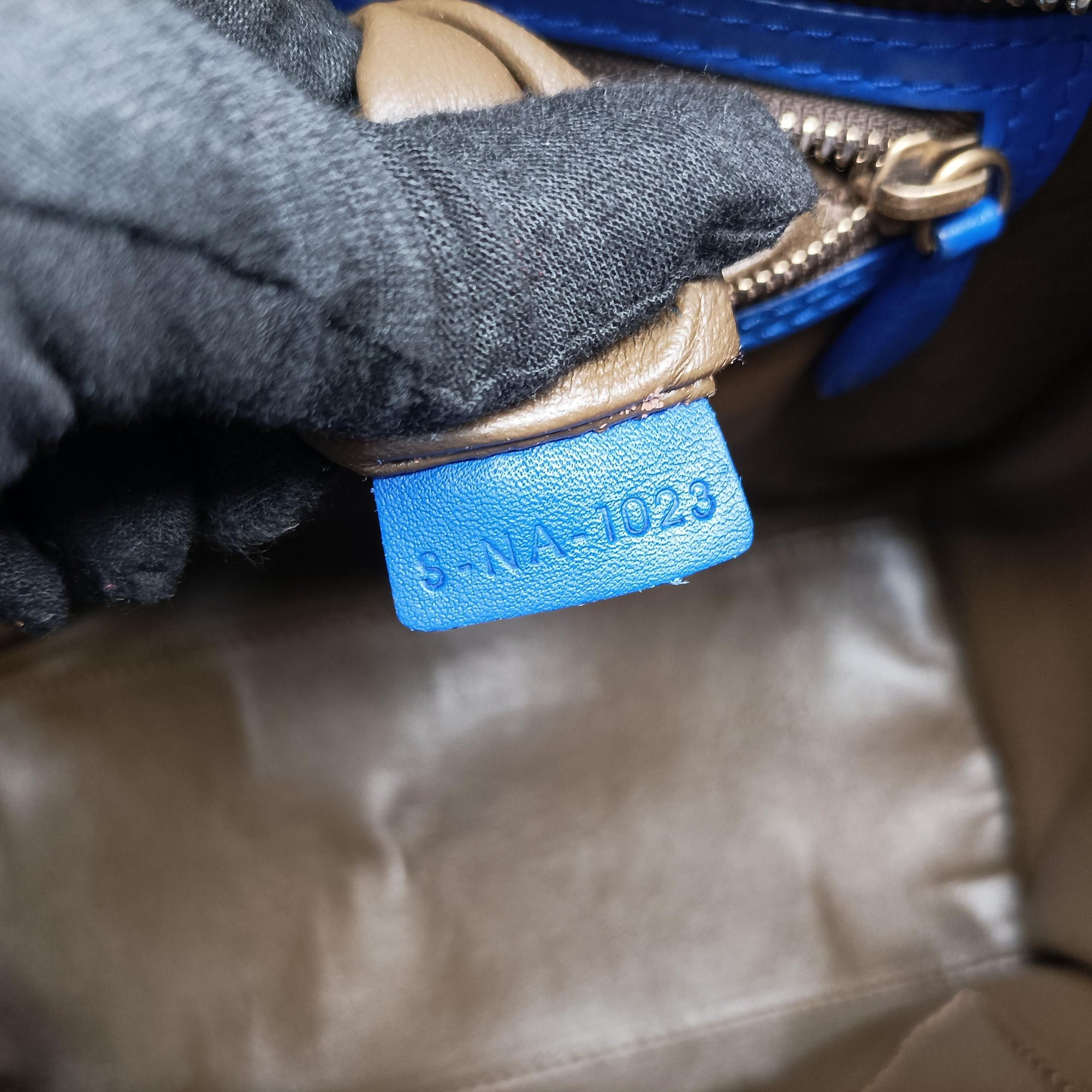 Pre-owned Celine Luggage Mini Shopper Blue Leather  handbag | stylenewstar