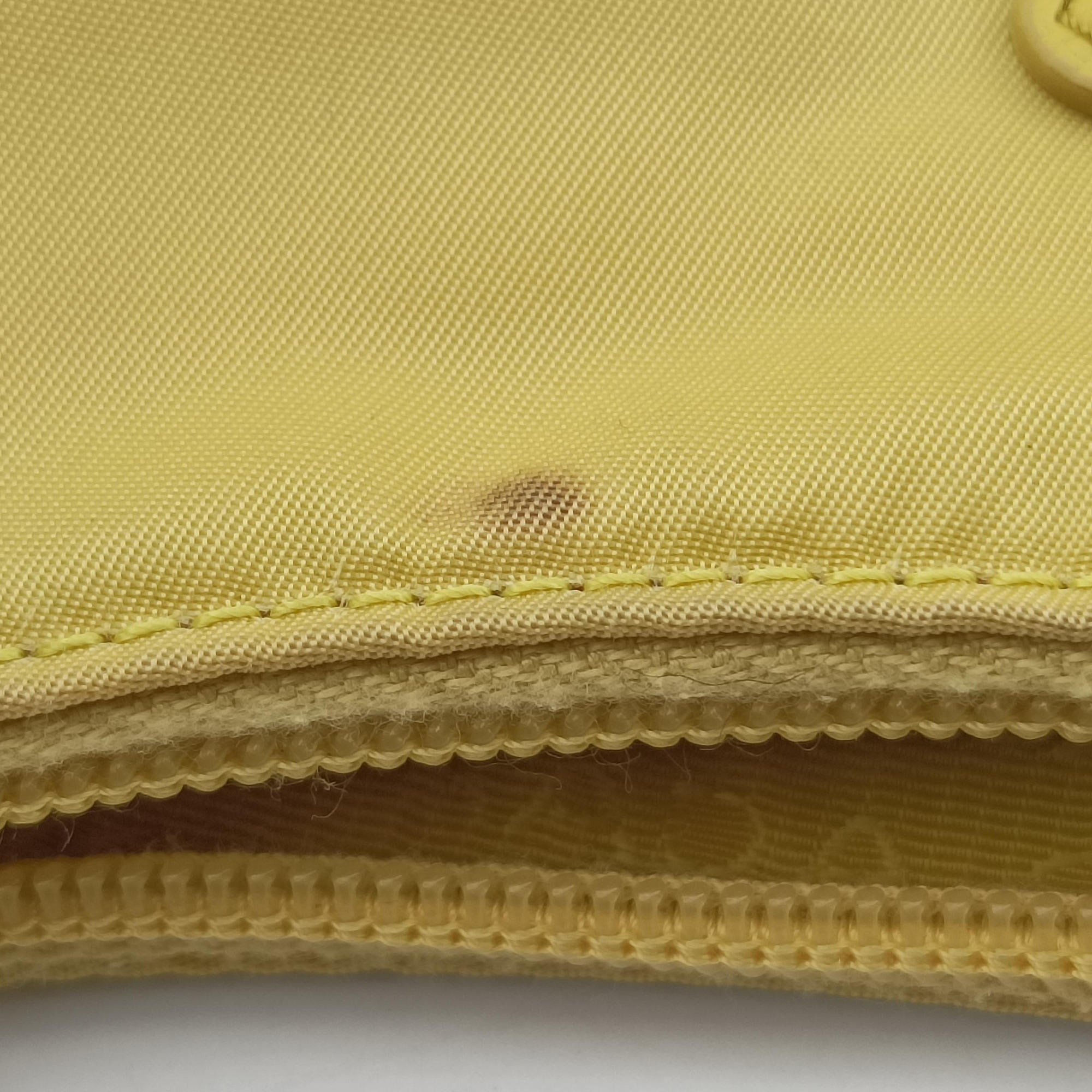 Pre-owned Prada Re-Edition2000 Yellow nylon 1NE515 handbag | stylenewstar