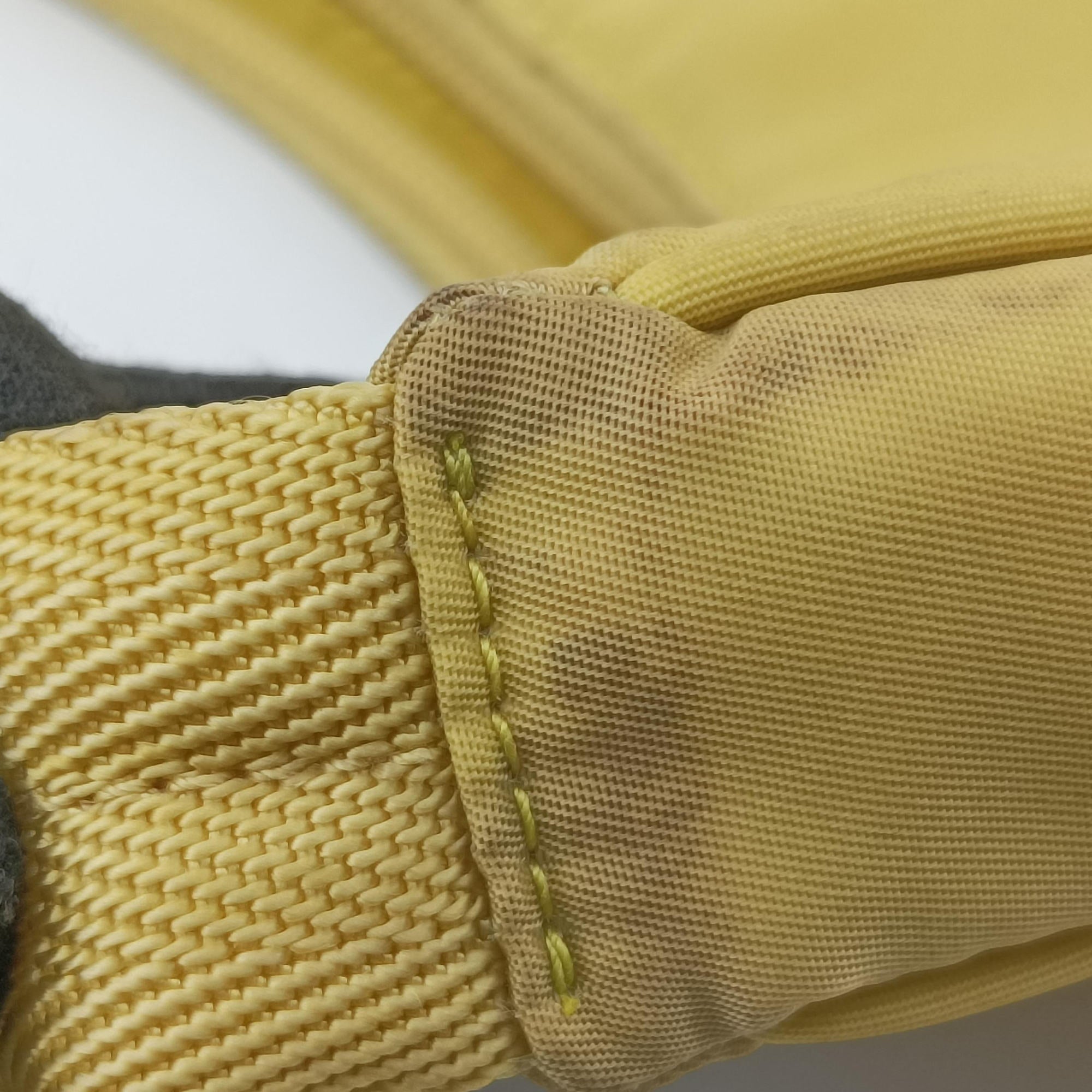 Pre-owned Prada Re-Edition2000 Yellow nylon 1NE515 handbag | stylenewstar