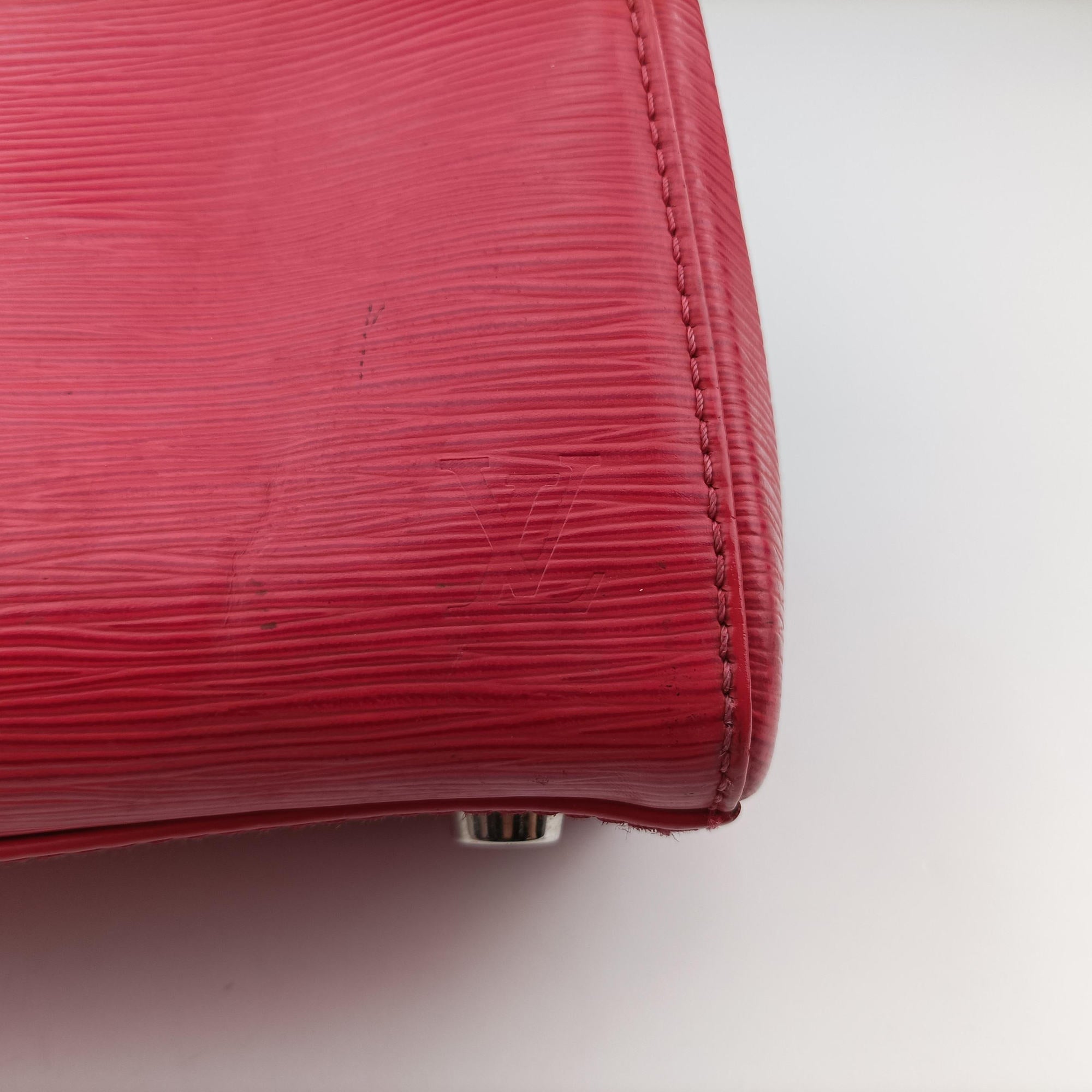 Pre-owned Louis Vuitton Brea MM Rubis Epi M4030E shoulderbag | stylenewstar