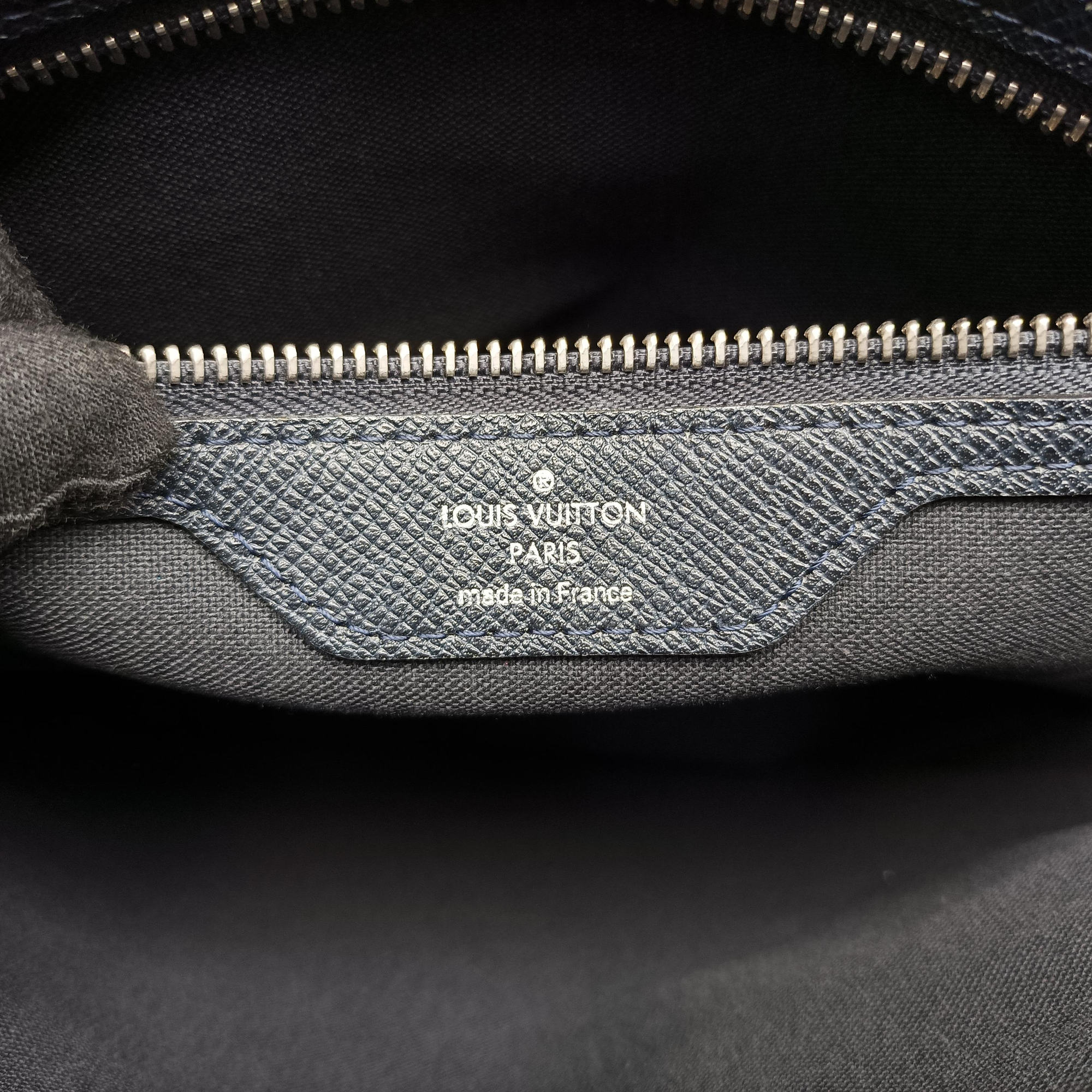 Pre-owned Louis Vuitton ANDREI ARDOISE Taiga M32482 shoulderbag | stylenewstar
