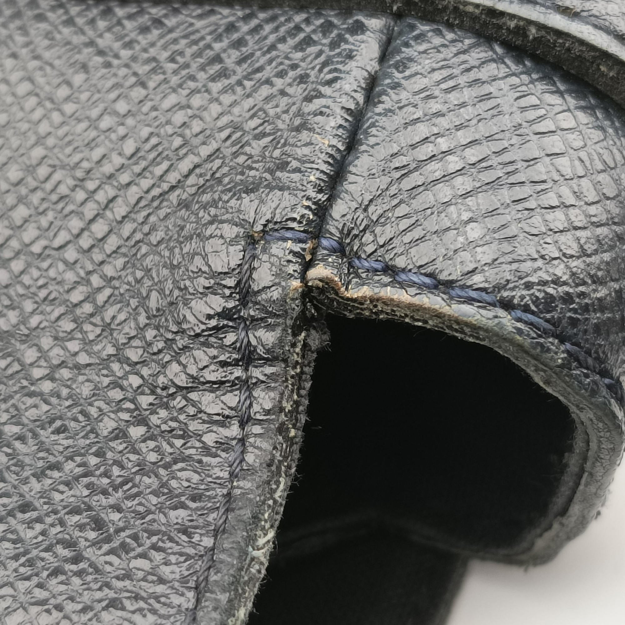 Pre-owned Louis Vuitton ANDREI ARDOISE Taiga M32482 shoulderbag | stylenewstar