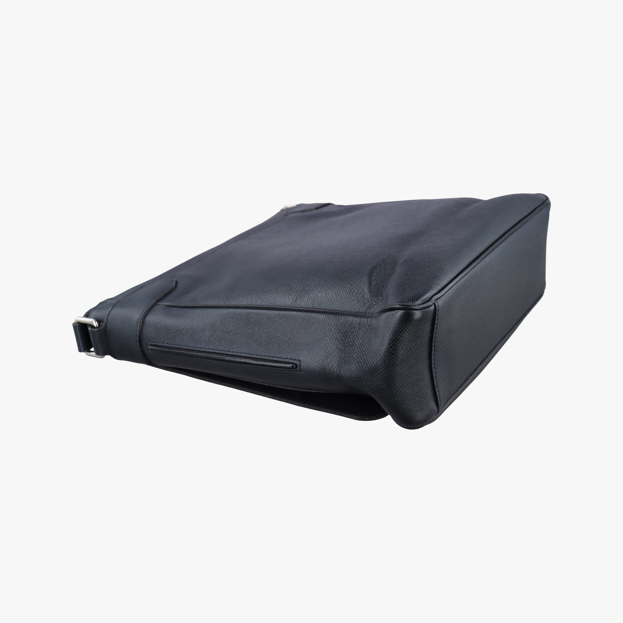 Pre-owned Louis Vuitton ANDREI ARDOISE Taiga M32482 shoulderbag | stylenewstar