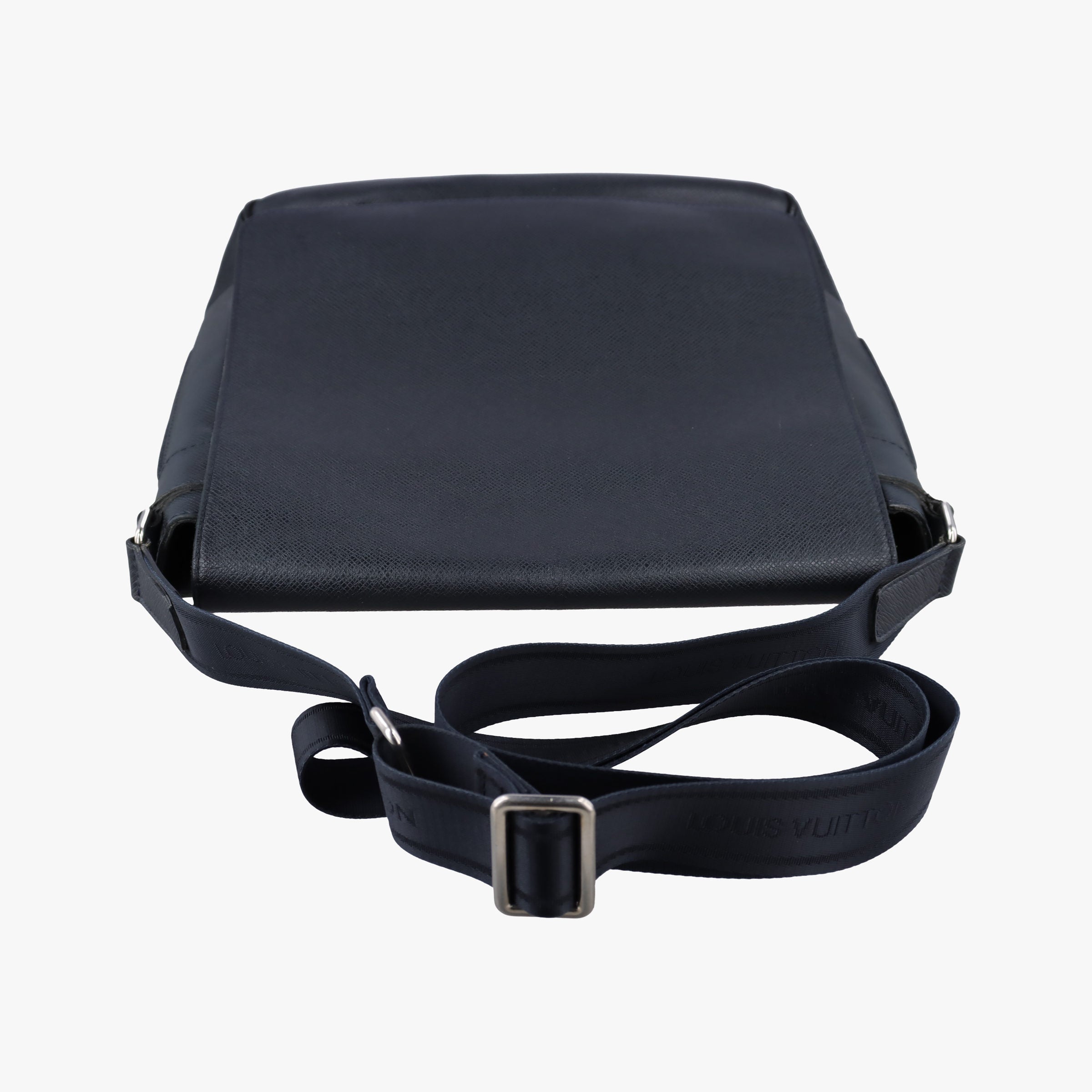 Pre-owned Louis Vuitton ANDREI ARDOISE Taiga M32482 shoulderbag | stylenewstar