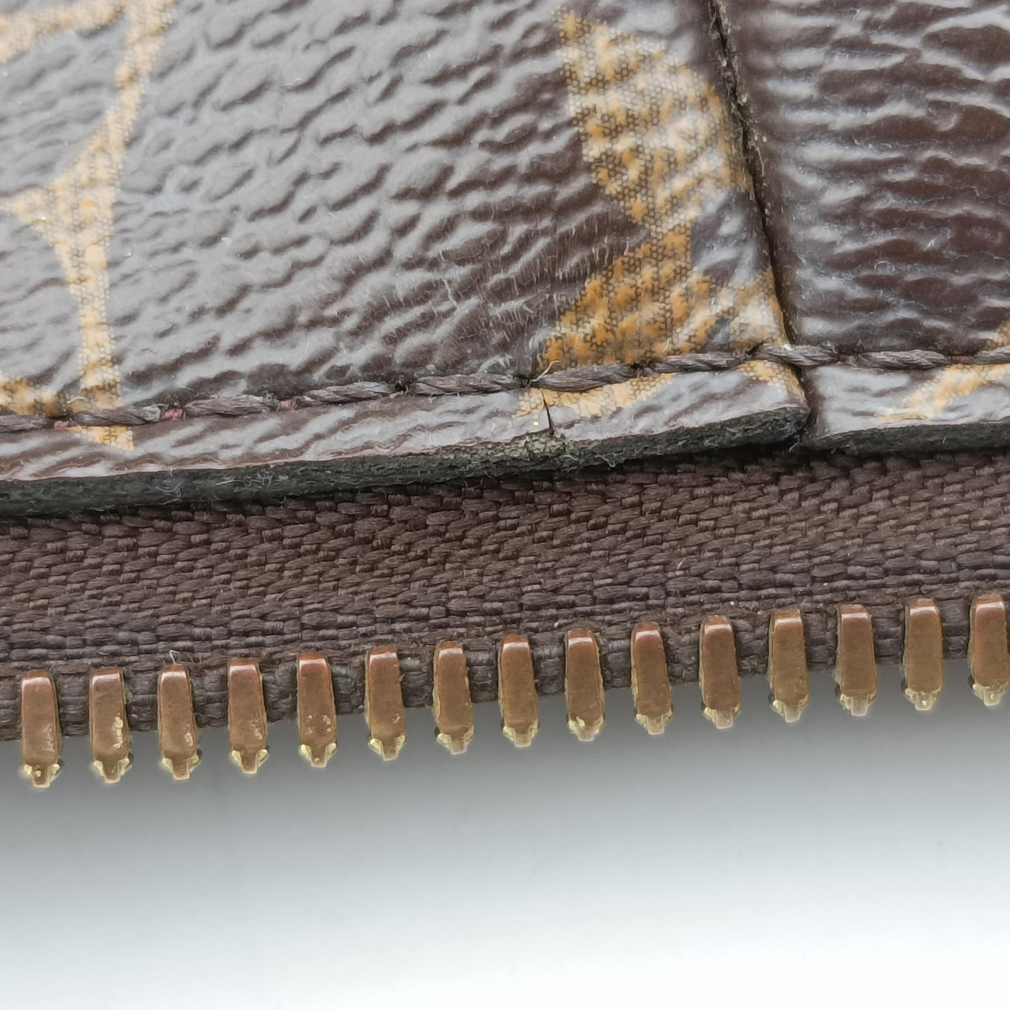 Pre-owned Louis Vuitton Turen PM brown Monogram Canvas M48813 shoulderbag | stylenewstar