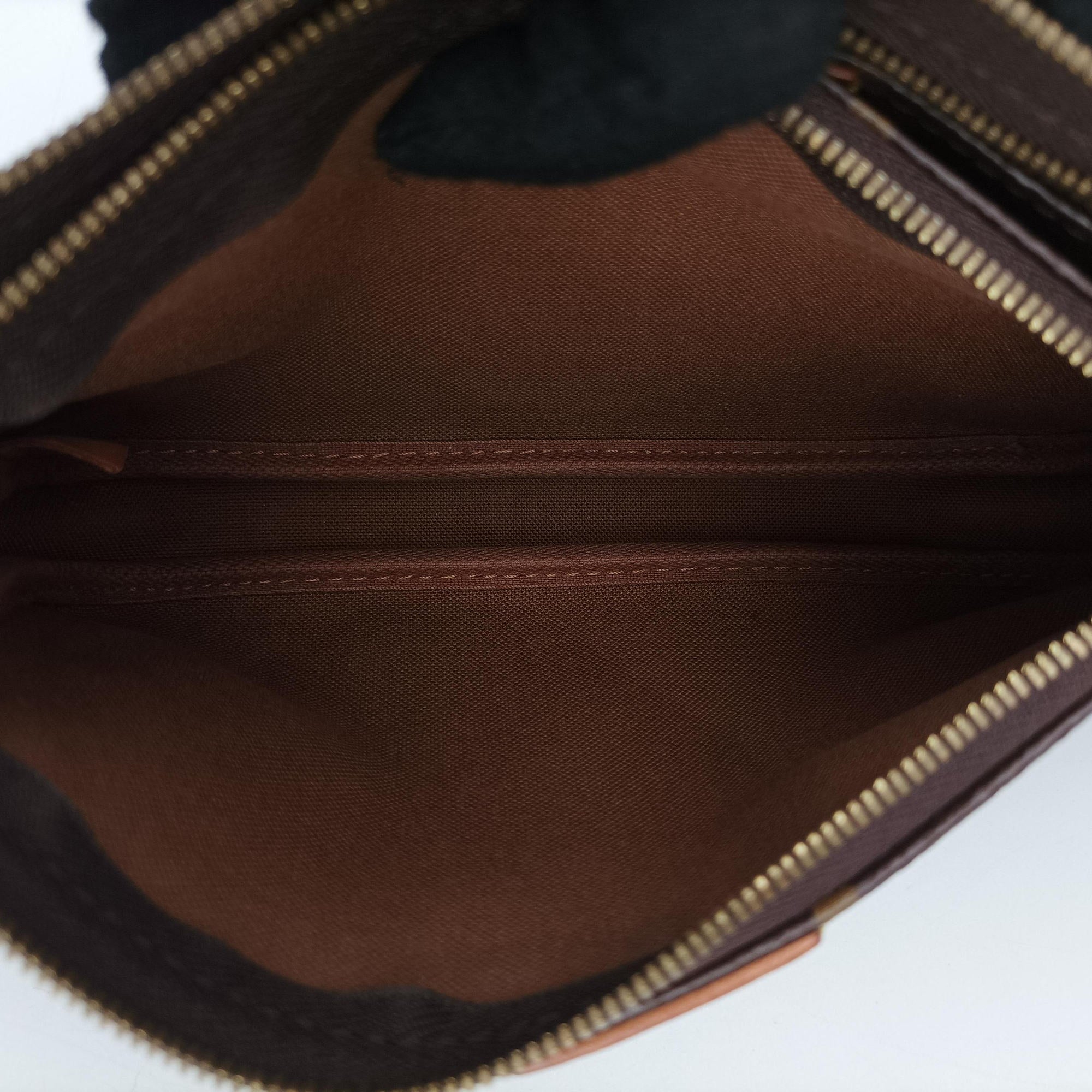 Secondhand Louis Vuitton Multi Pochette Accessoir brown×khaki Monogram Canvas M44813 shoulderbag | stylenewstar