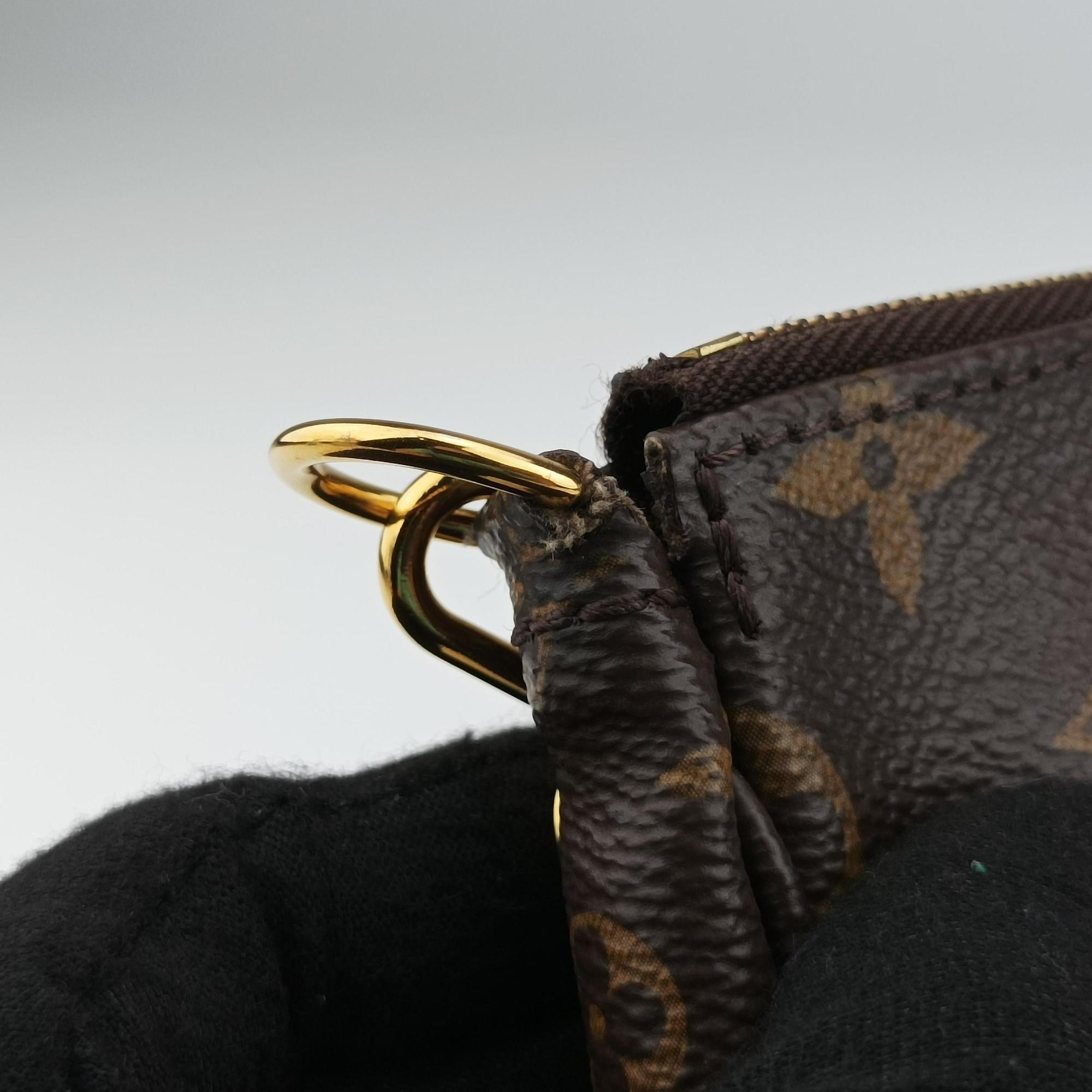 Secondhand Louis Vuitton Multi Pochette Accessoir brown×khaki Monogram Canvas M44813 shoulderbag | stylenewstar