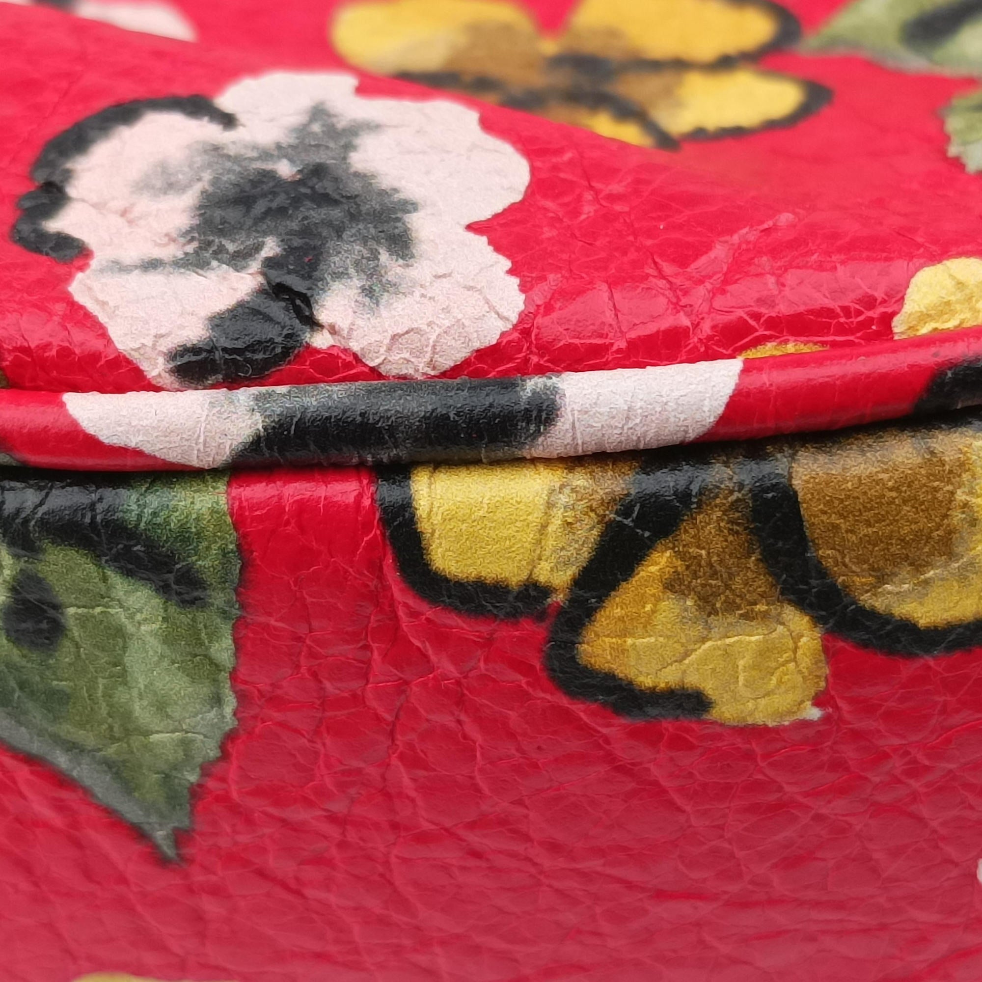 Pre-owned Balenciaga Le Cagole Red × Multicolor lambskin  shoulderbag | stylenewstar