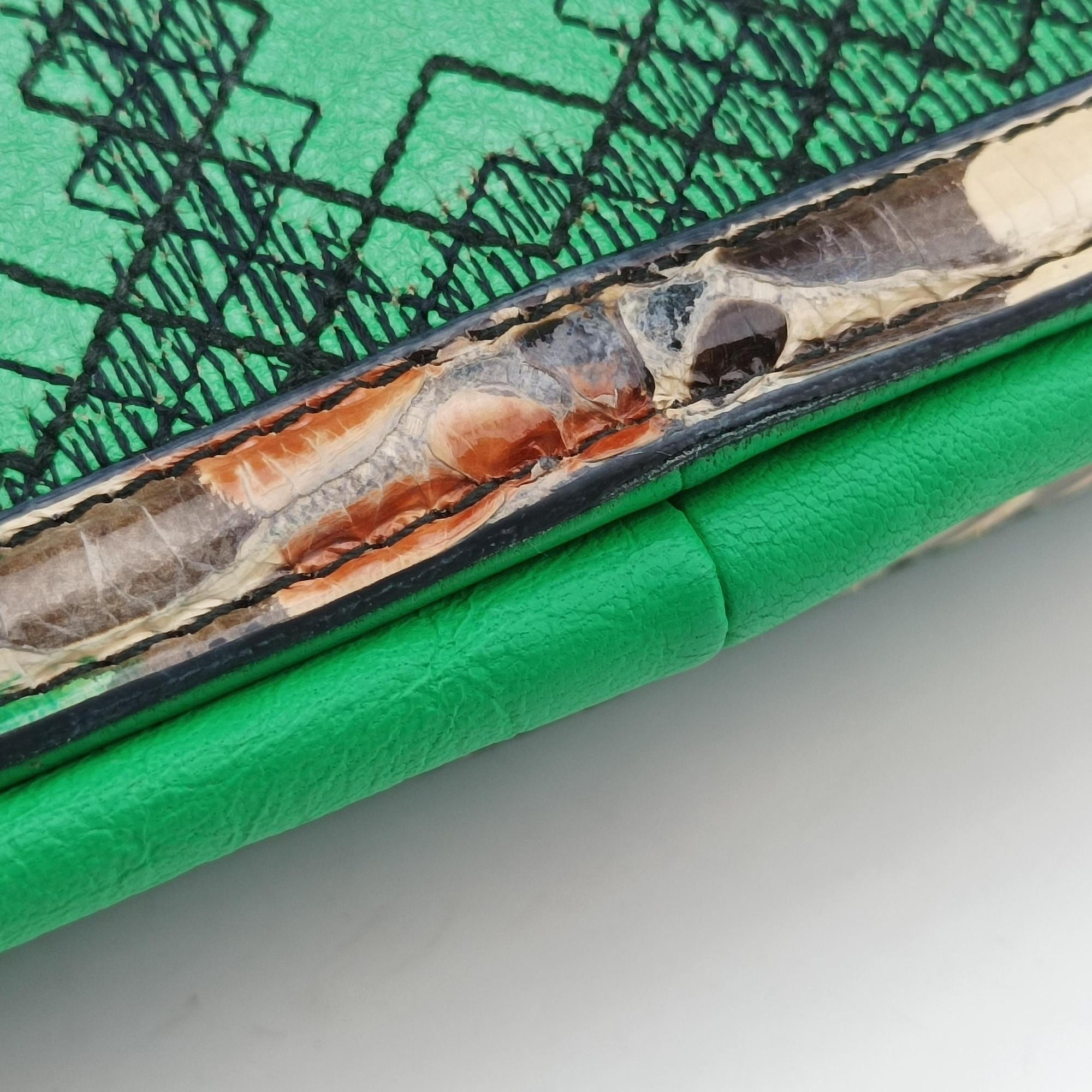 Vintage Bottega Veneta intrecciato Green Leather x Snake skin  shoulderbag | stylenewstar