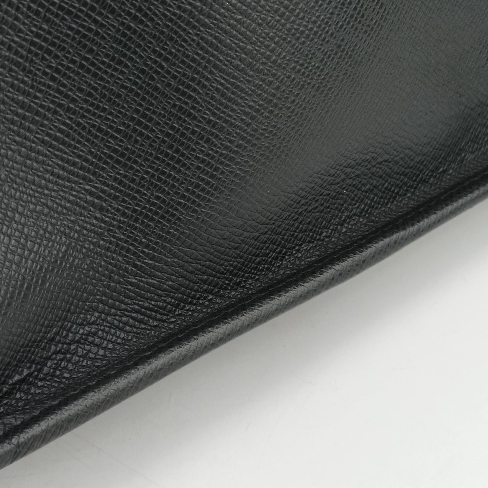 Pre-owned Louis Vuitton ANDREI ARDOISE Taiga M32482 shoulderbag | stylenewstar