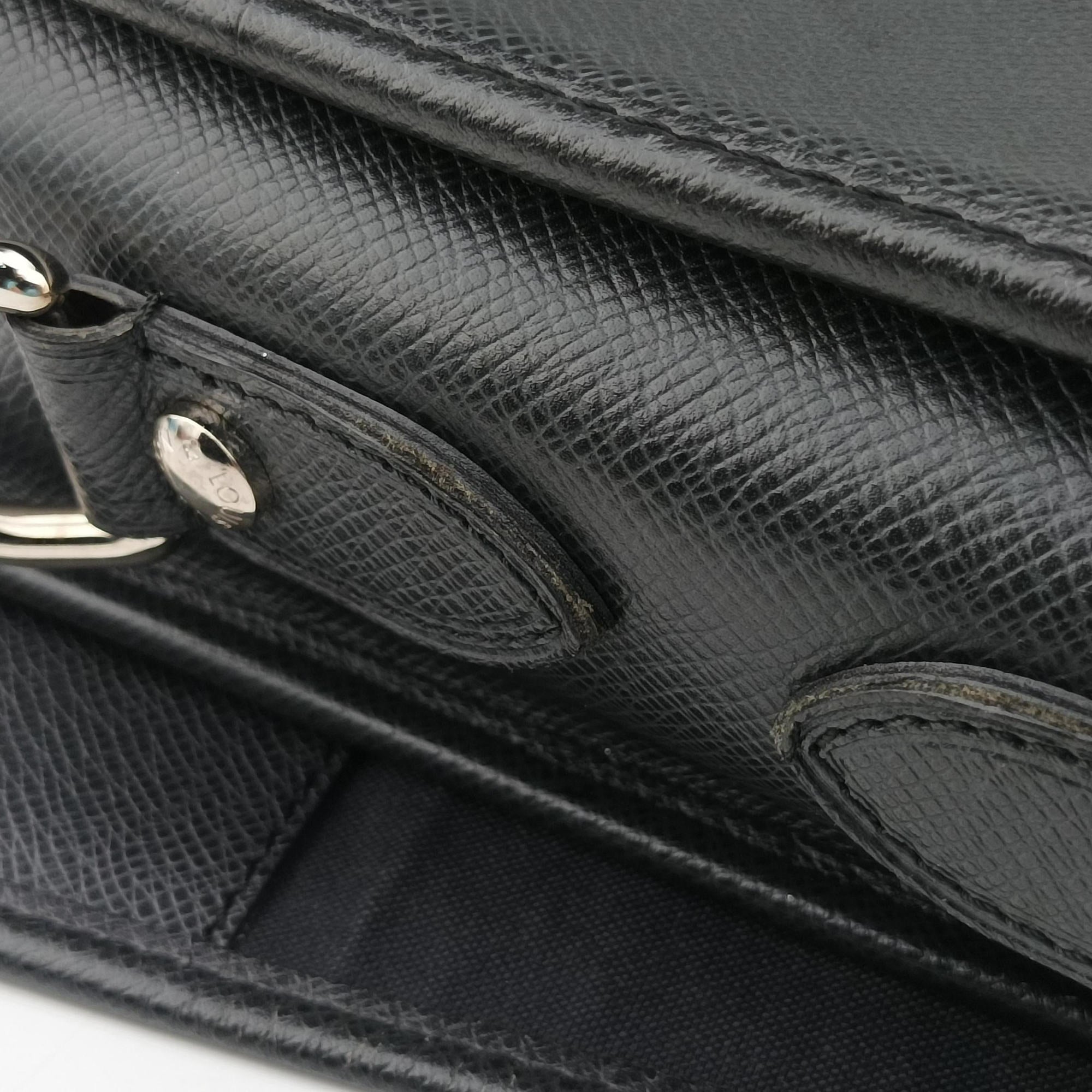 Pre-owned Louis Vuitton ANDREI ARDOISE Taiga M32482 shoulderbag | stylenewstar