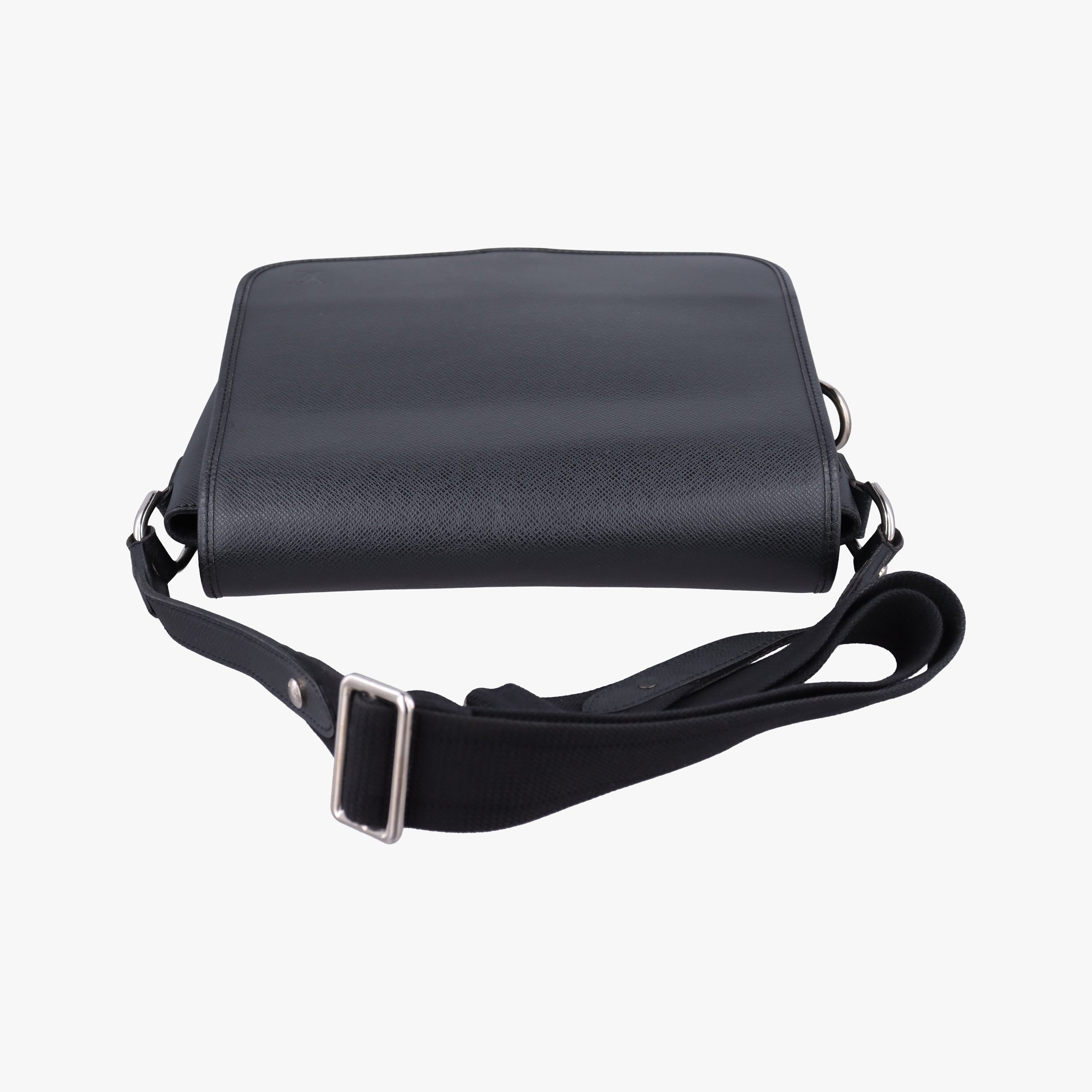 Pre-owned Louis Vuitton ANDREI ARDOISE Taiga M32482 shoulderbag | stylenewstar