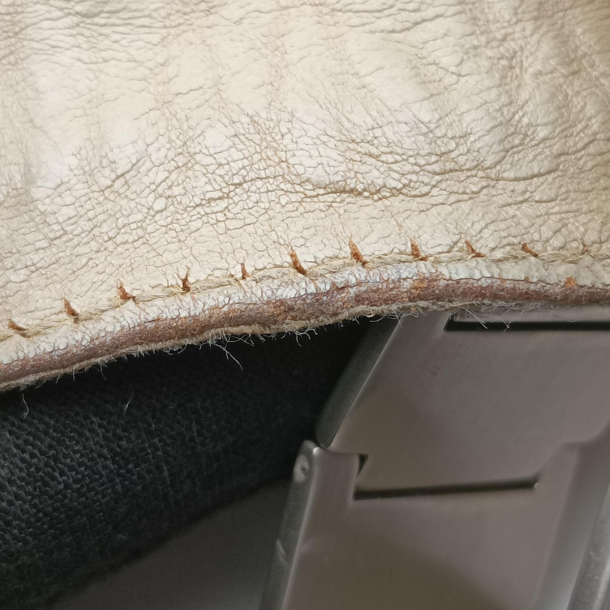 Vintage Christian Dior Gaucho White Leather  shoulderbag | stylenewstar