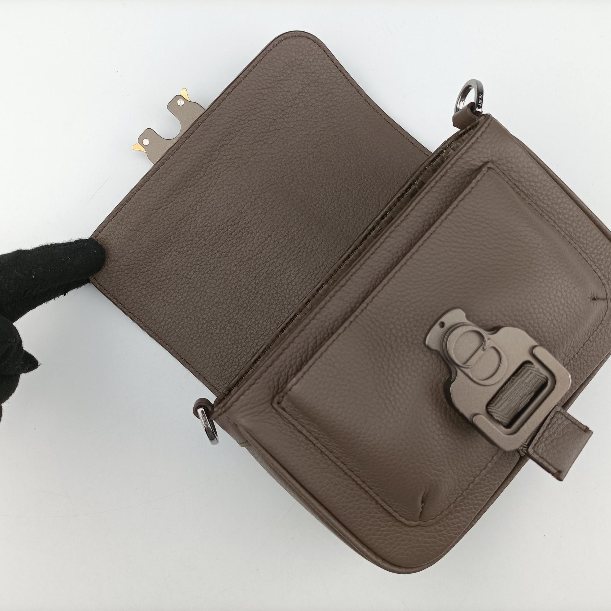 Secondhand Christian Dior HIT THE ROAD Brown Leather  shoulderbag | stylenewstar