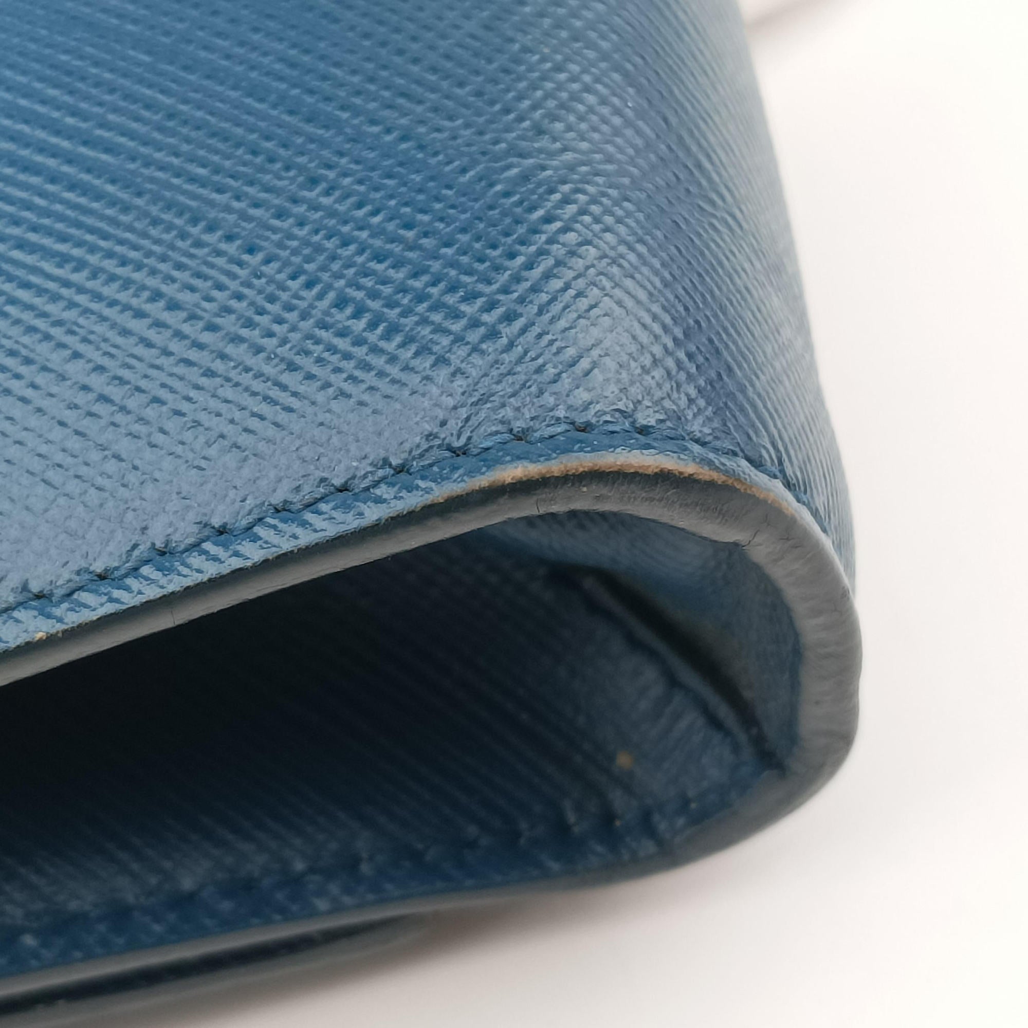 Pre-owned Ferragamo Ginny Vara Blue Leather  shoulderbag | stylenewstar