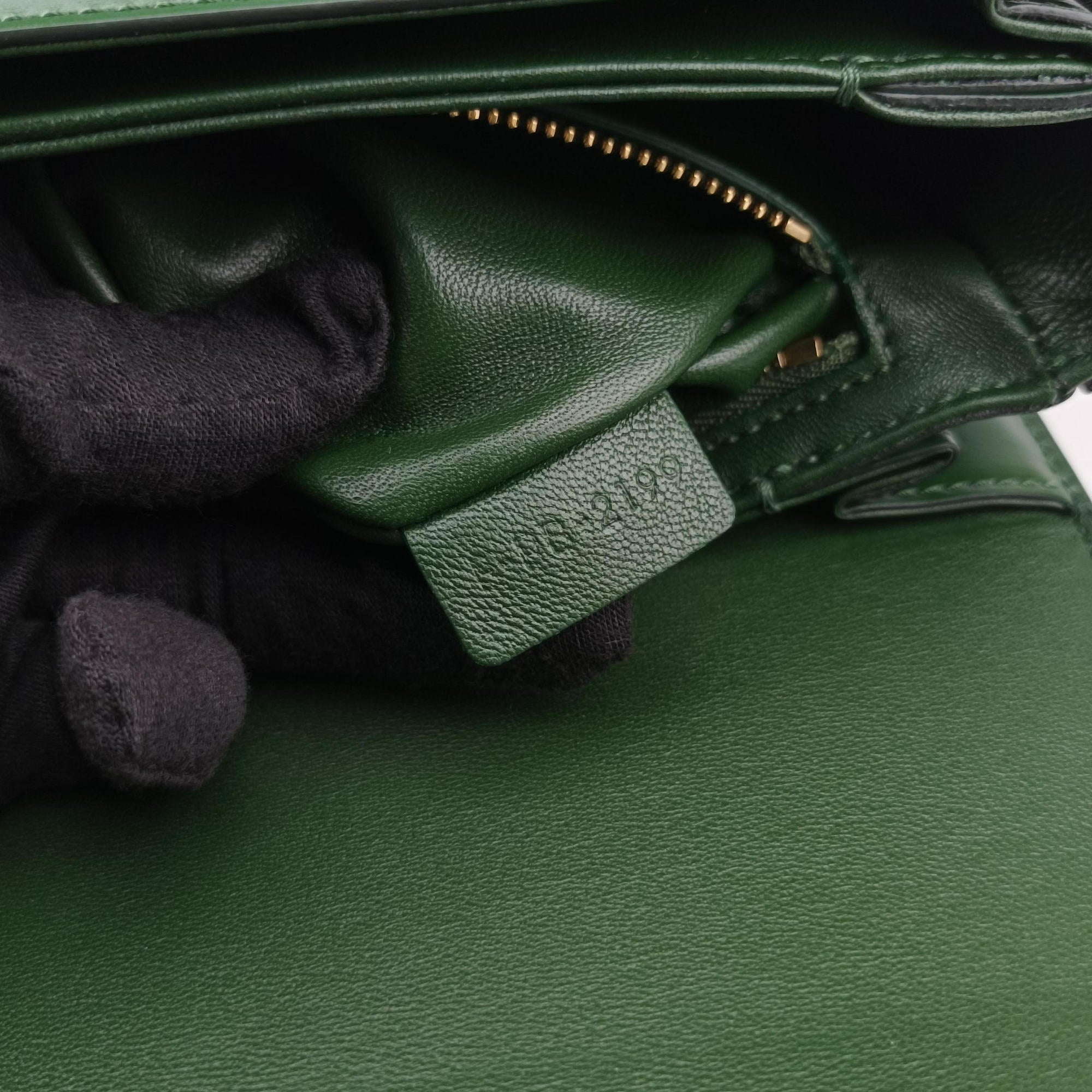 Secondhand Celine Triomphe Green Leather  shoulderbag | stylenewstar