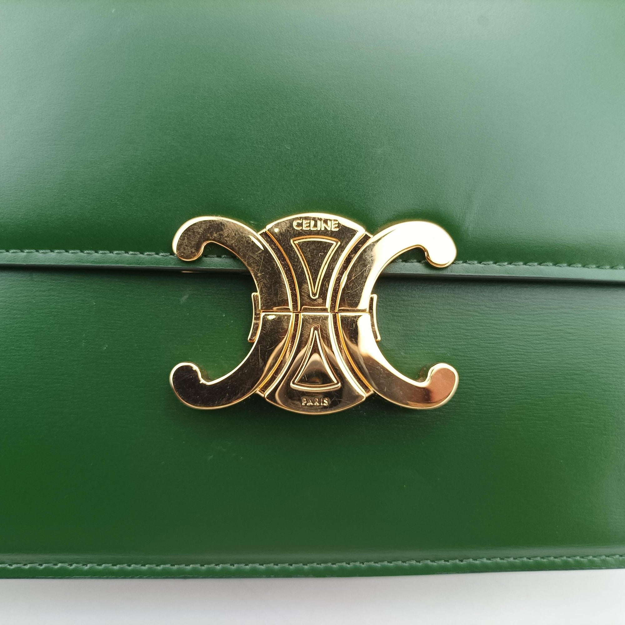 Secondhand Celine Triomphe Green Leather  shoulderbag | stylenewstar