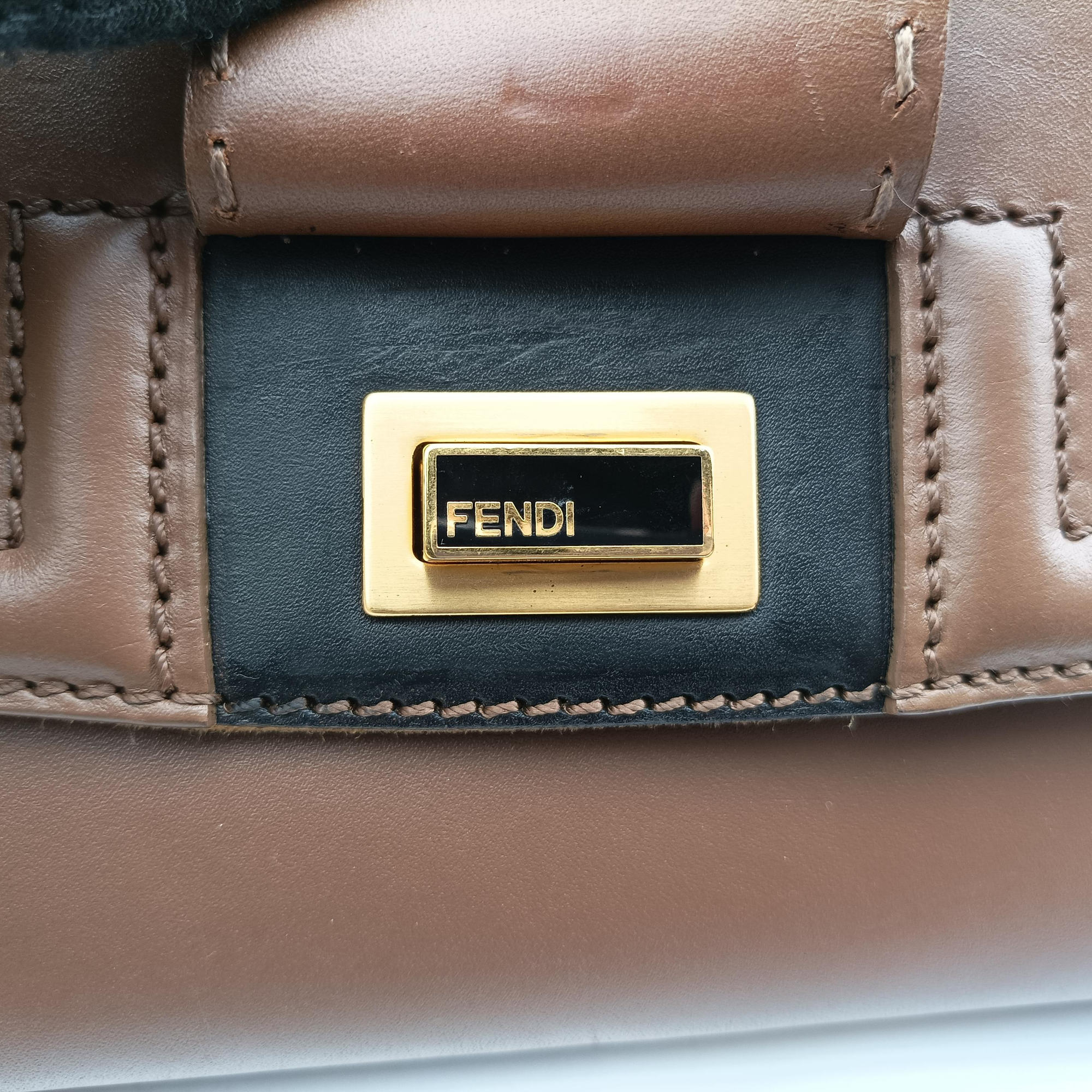 Vintage Fendi SILVANA Brown × Beige Leather 8BN234 shoulderbag | stylenewstar